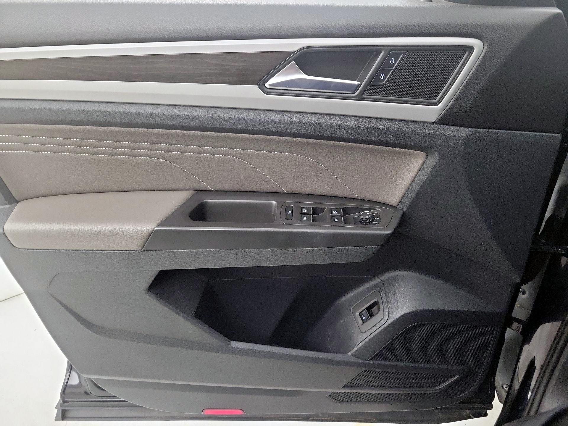 Thumbnail: 2022 Volkswagen Atlas - 12