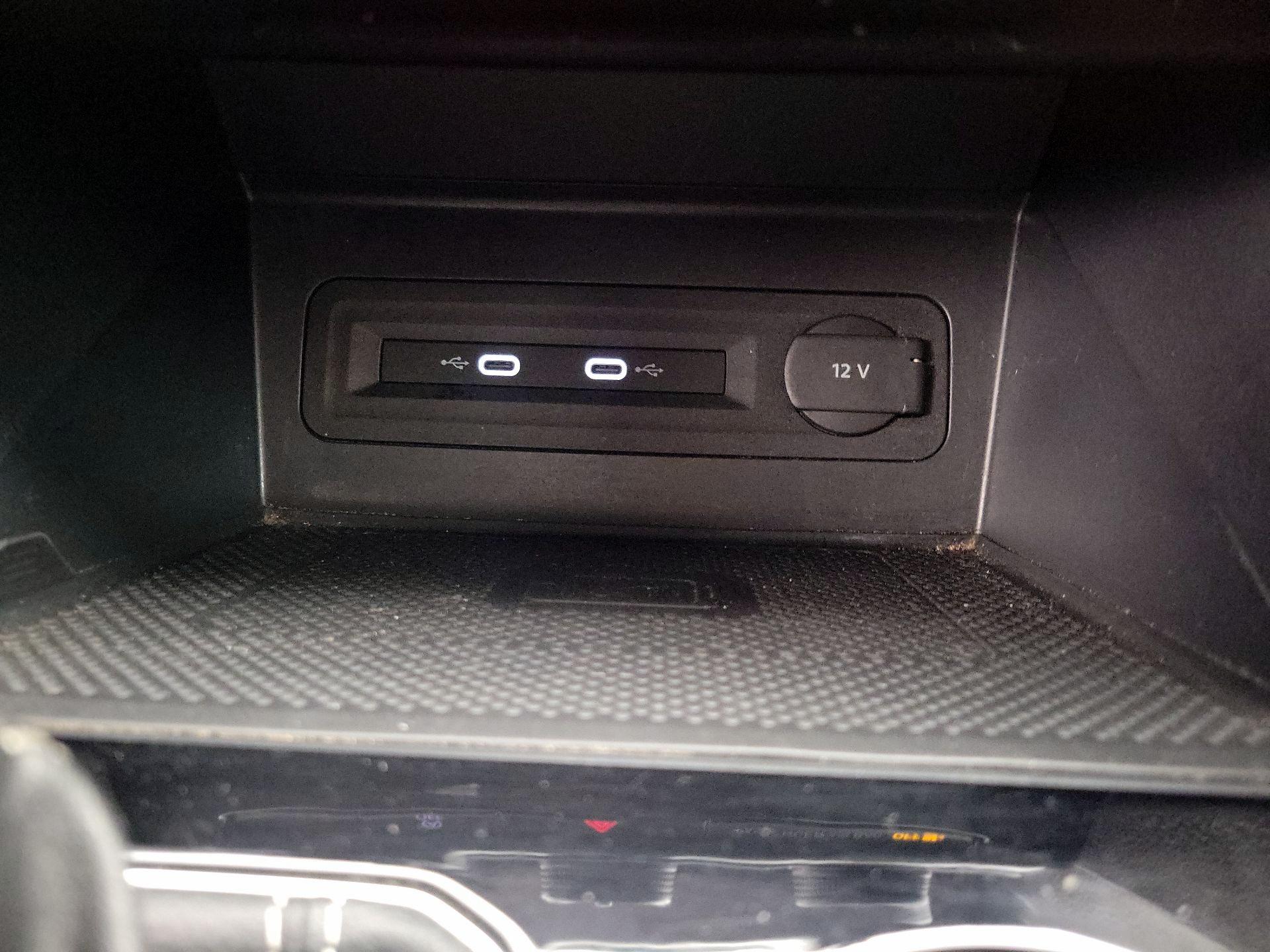 Thumbnail: 2022 Volkswagen Atlas - 18