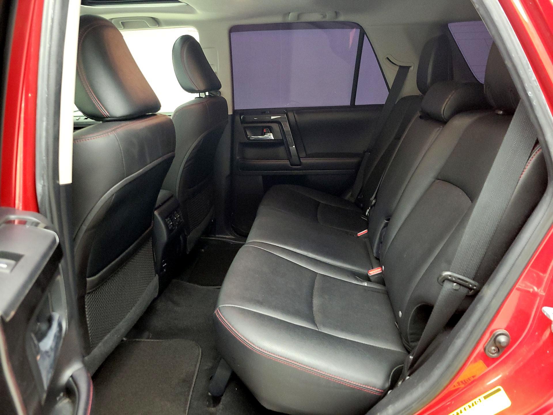 Thumbnail: 2016 Toyota 4Runner - 18