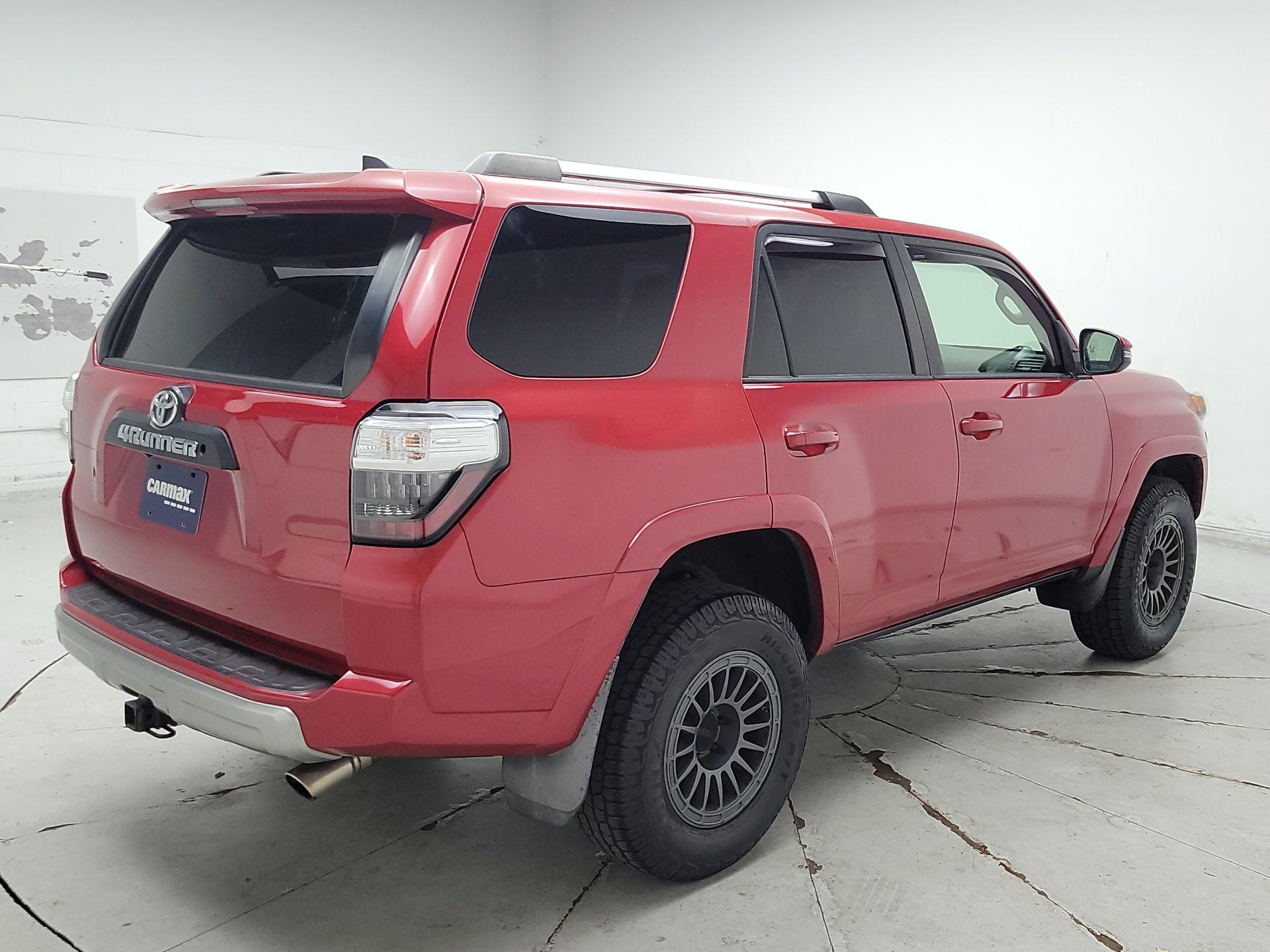 Thumbnail: 2016 Toyota 4Runner - 5