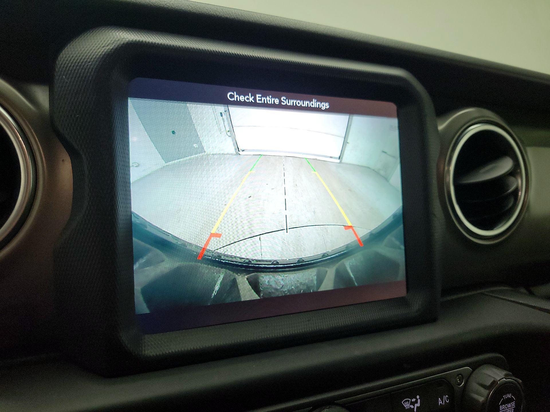 Thumbnail: 2019 Jeep Wrangler - 15