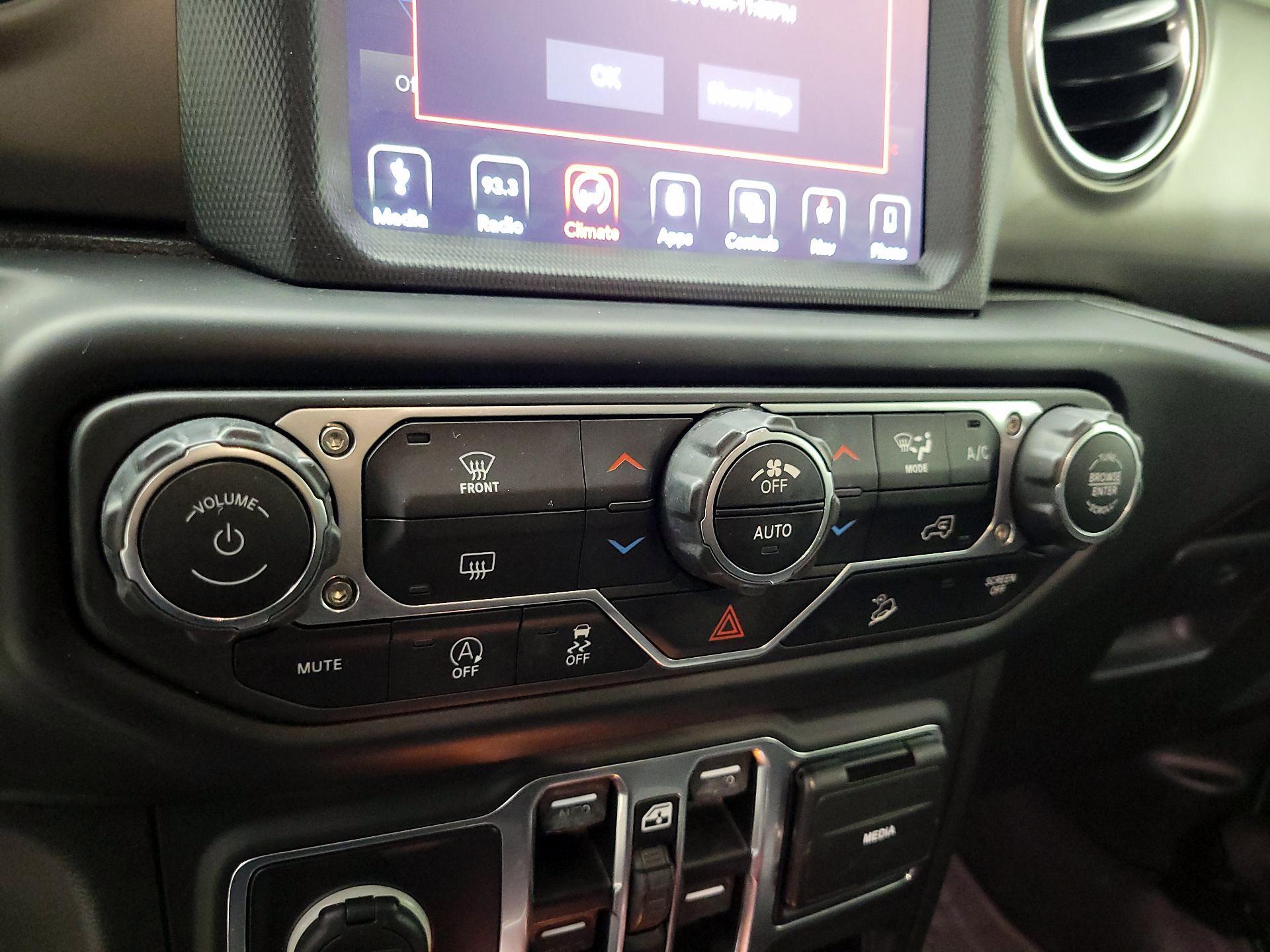 Thumbnail: 2019 Jeep Wrangler - 17