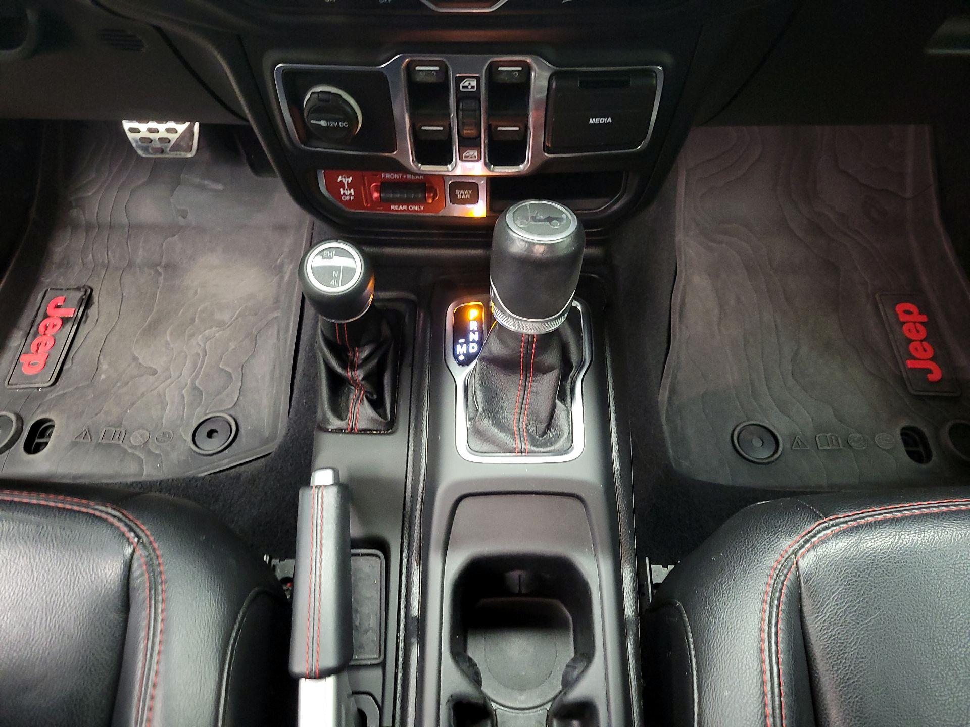 Thumbnail: 2019 Jeep Wrangler - 18