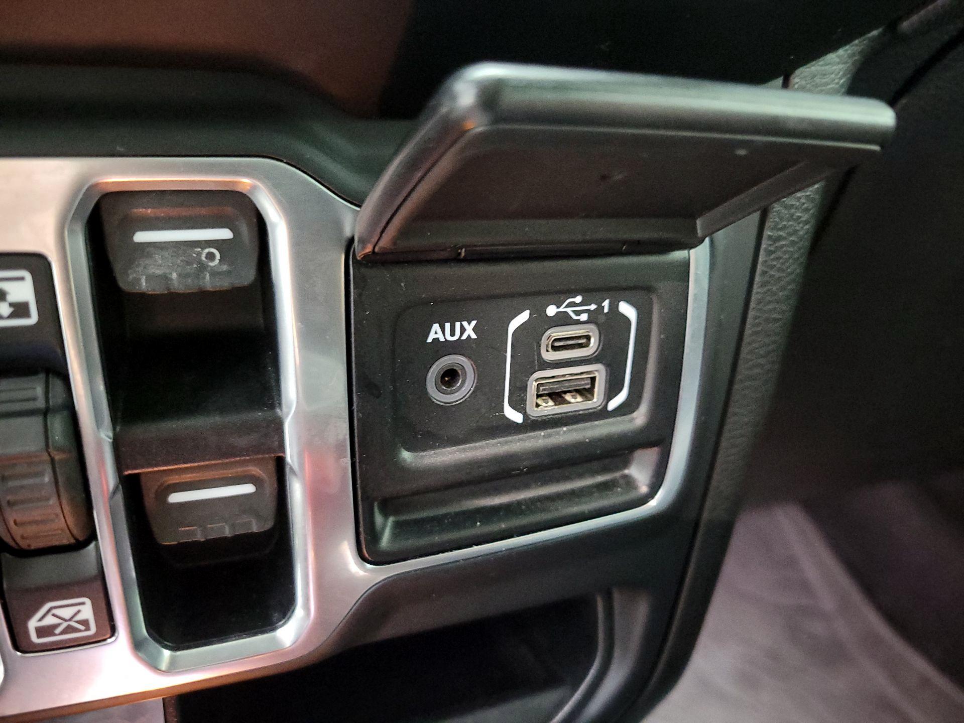 Thumbnail: 2019 Jeep Wrangler - 19