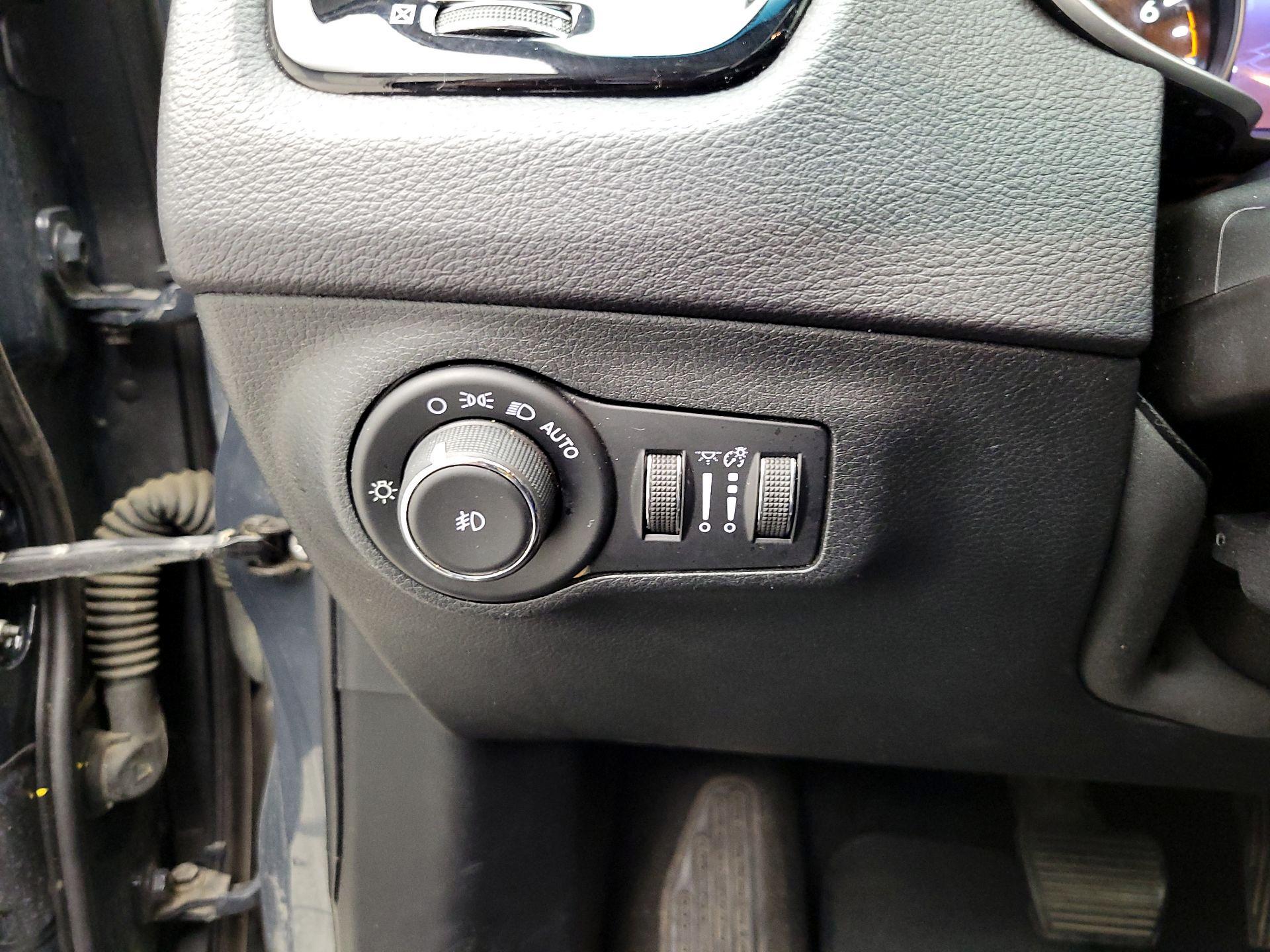 Thumbnail: 2018 Jeep Compass - 13