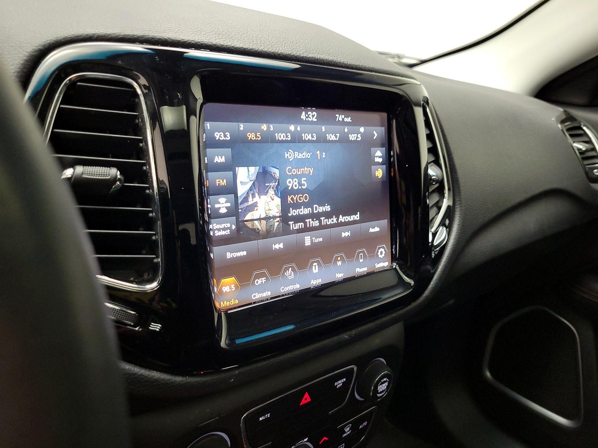 Thumbnail: 2018 Jeep Compass - 16