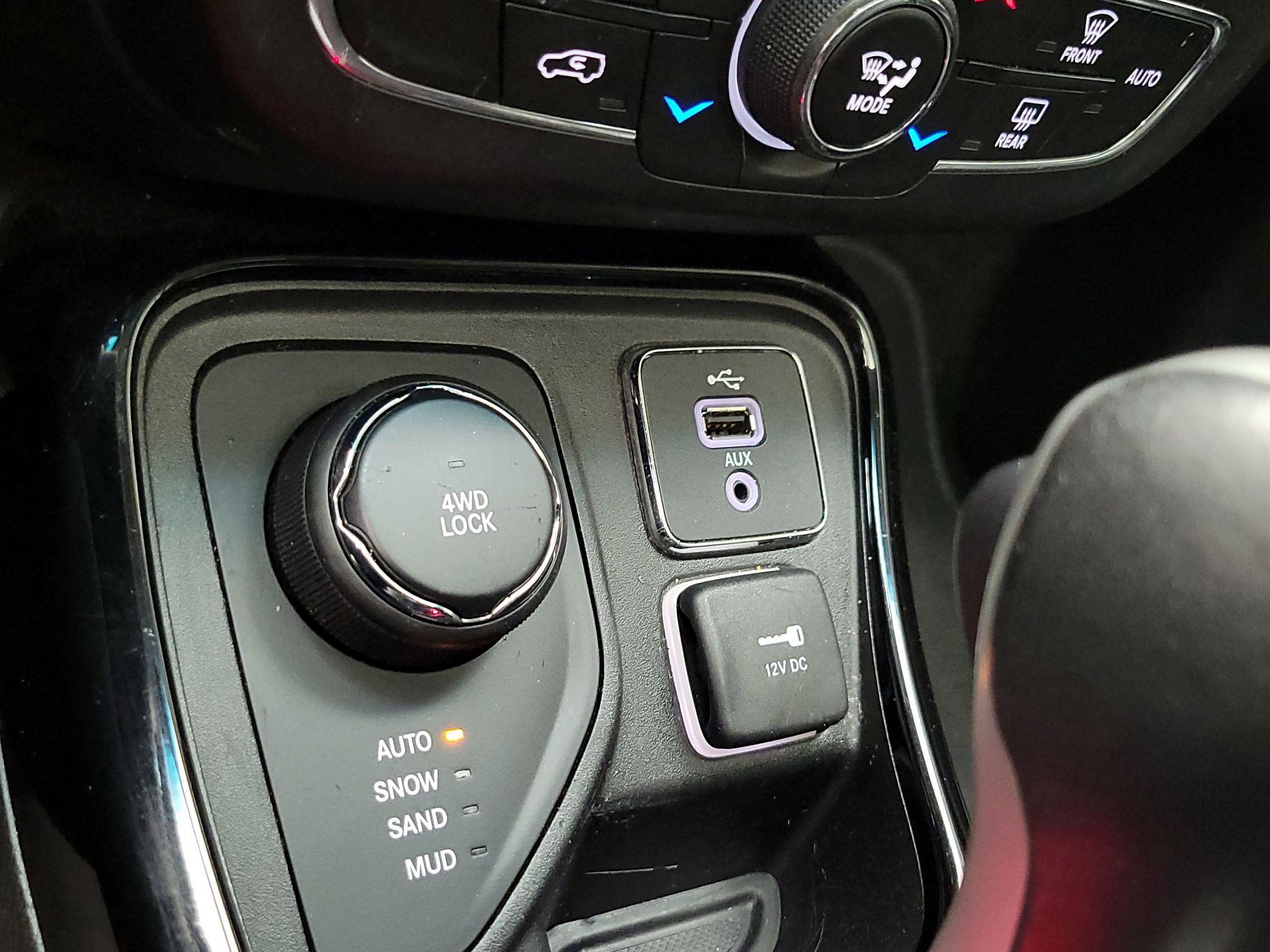 Thumbnail: 2018 Jeep Compass - 19