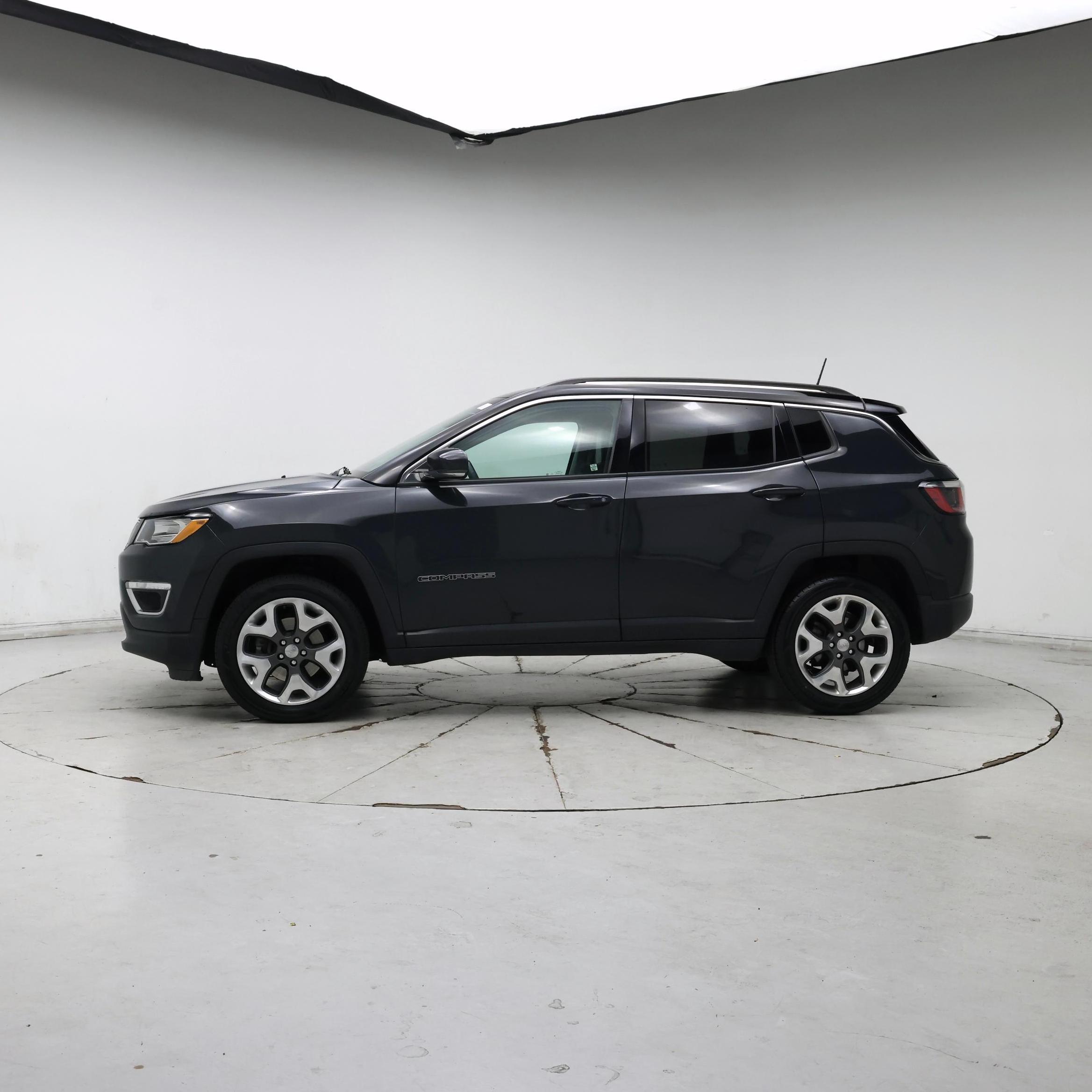 Thumbnail: 2018 Jeep Compass - 3