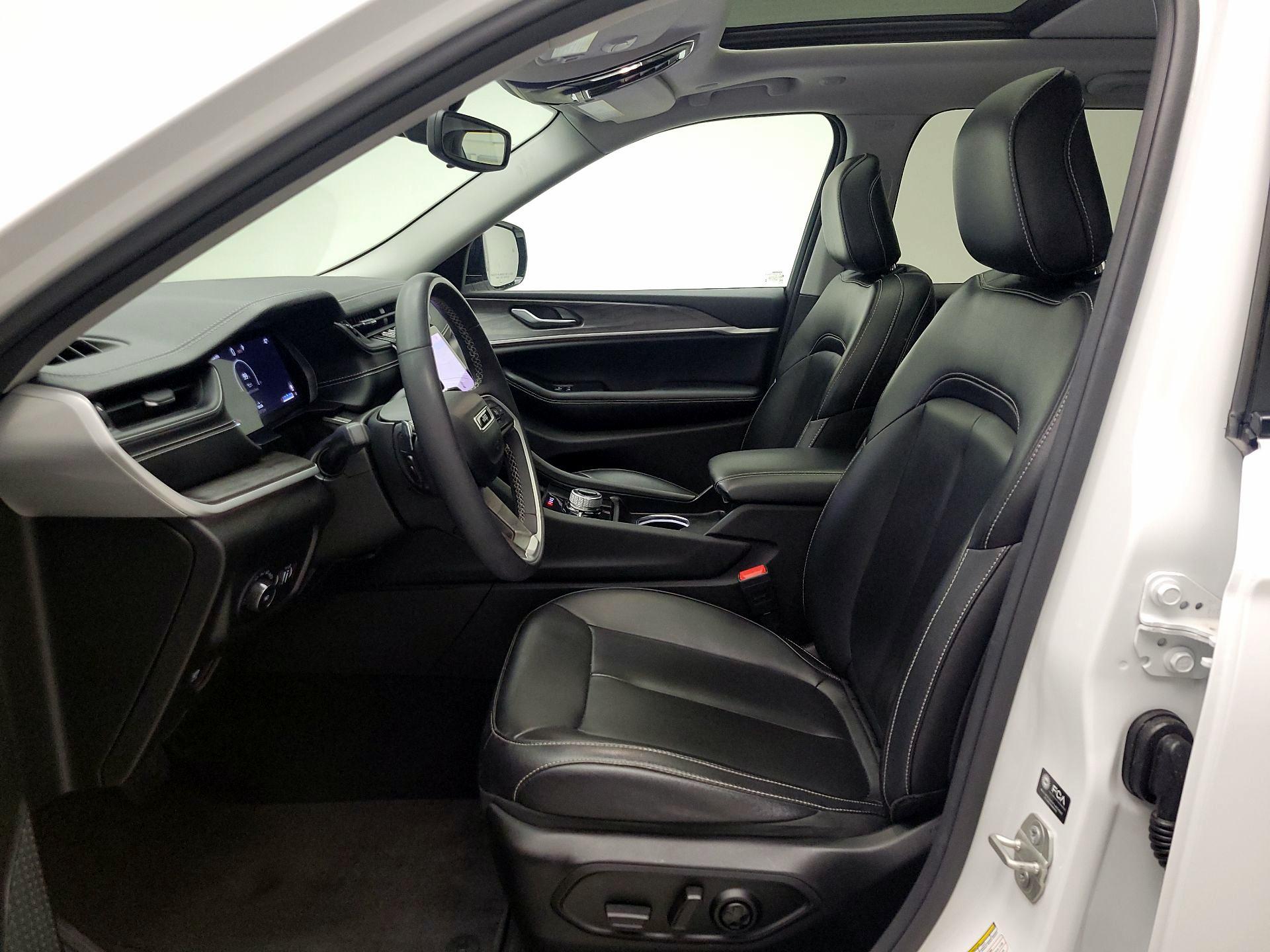 Thumbnail: 2023 Jeep Grand Cherokee - 9