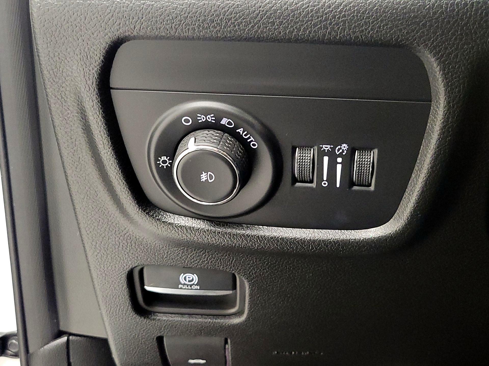 Thumbnail: 2023 Jeep Grand Cherokee - 11