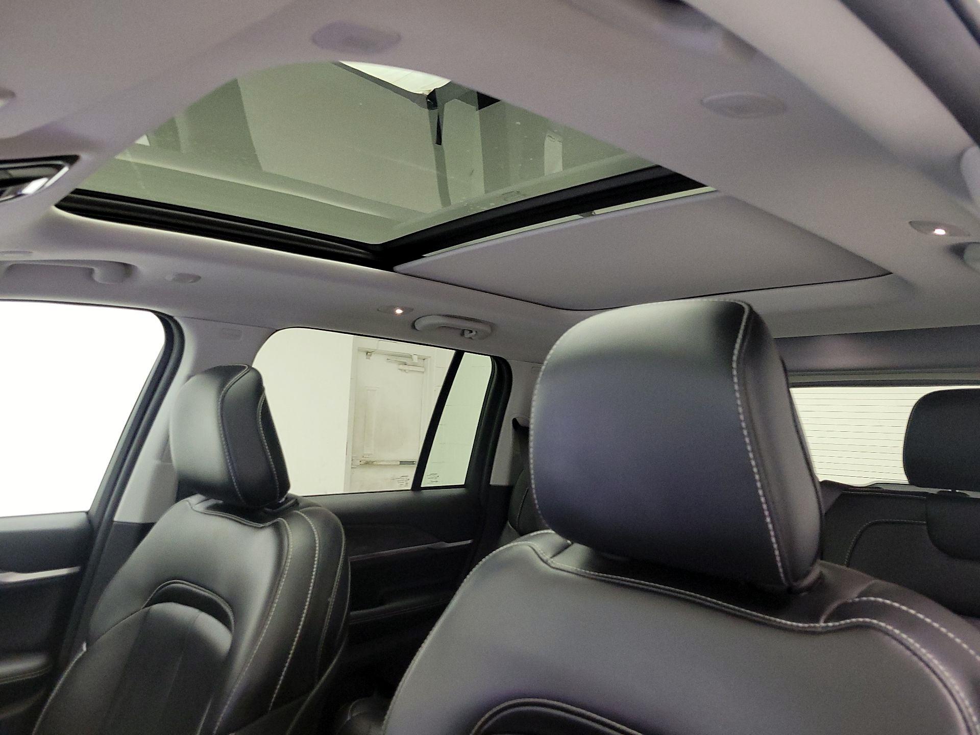 Thumbnail: 2023 Jeep Grand Cherokee - 18