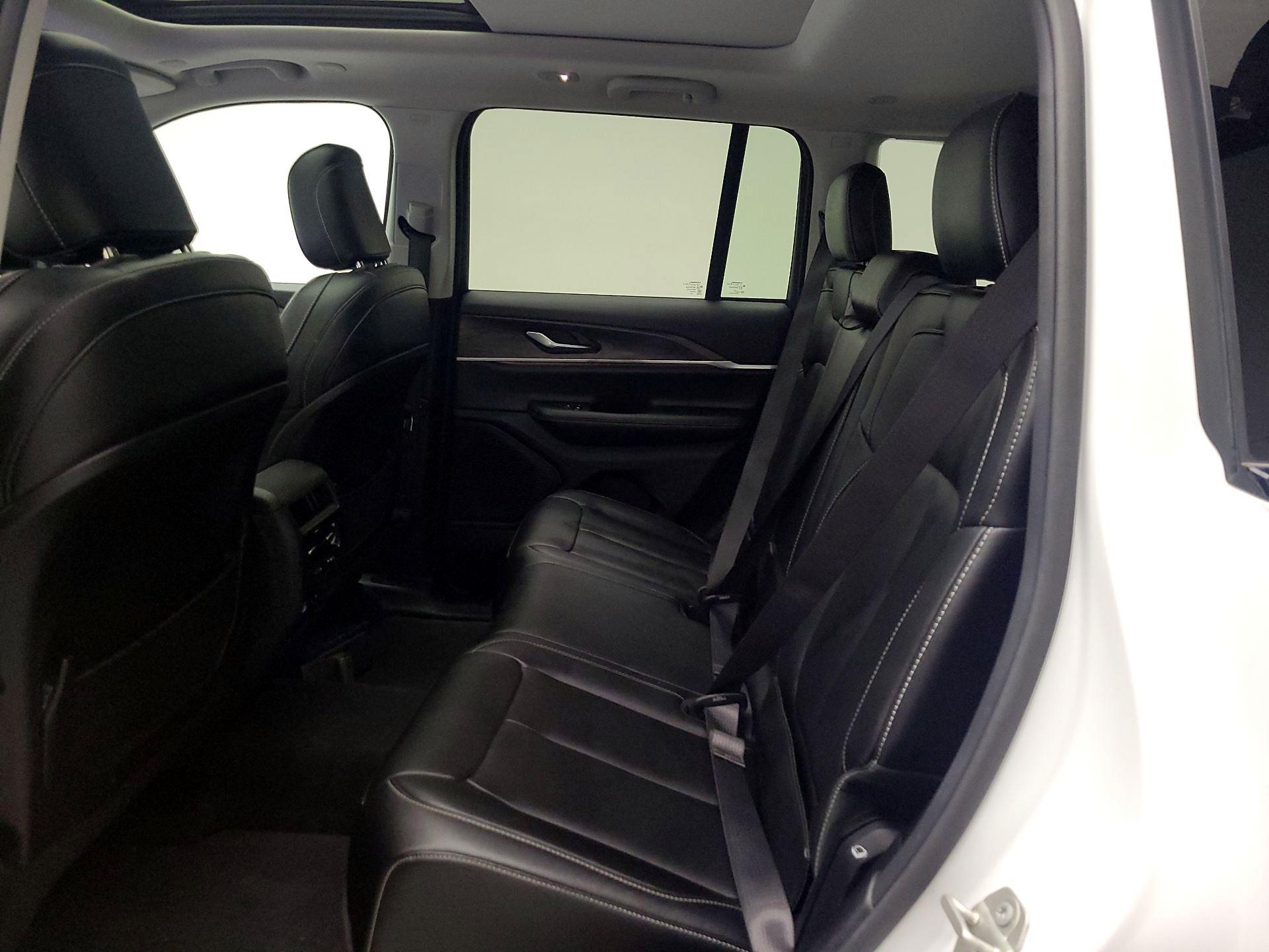 Thumbnail: 2023 Jeep Grand Cherokee - 19