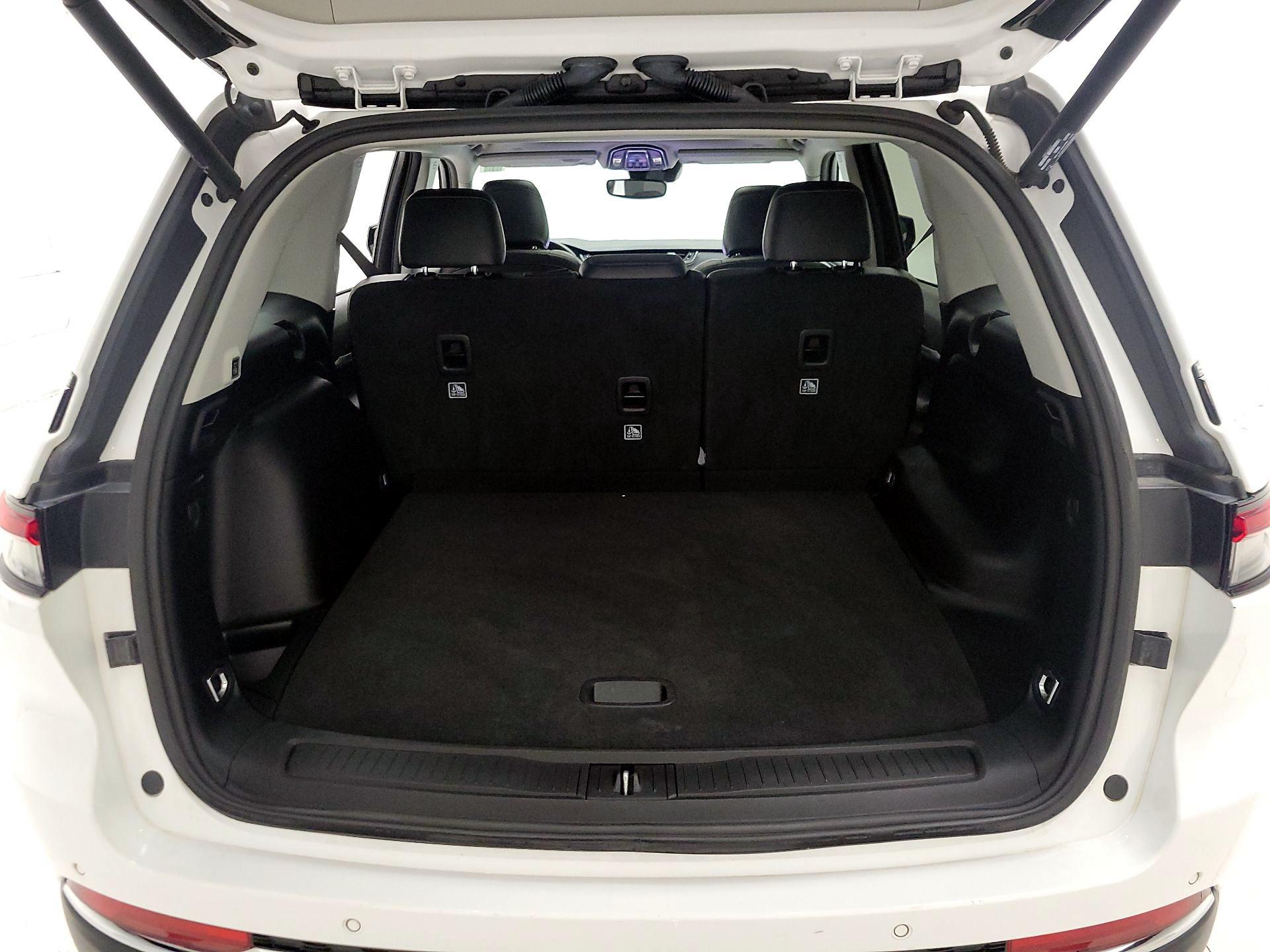 Thumbnail: 2023 Jeep Grand Cherokee - 20