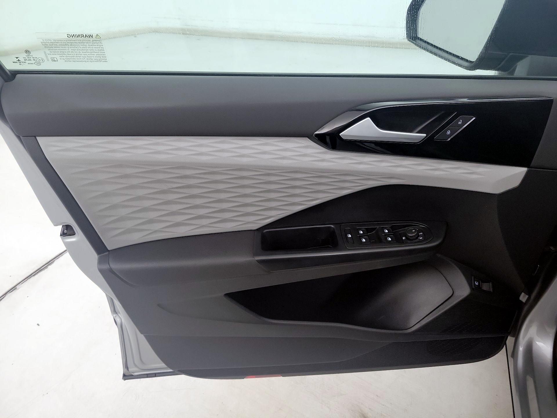 Thumbnail: 2022 Volkswagen Taos - 12