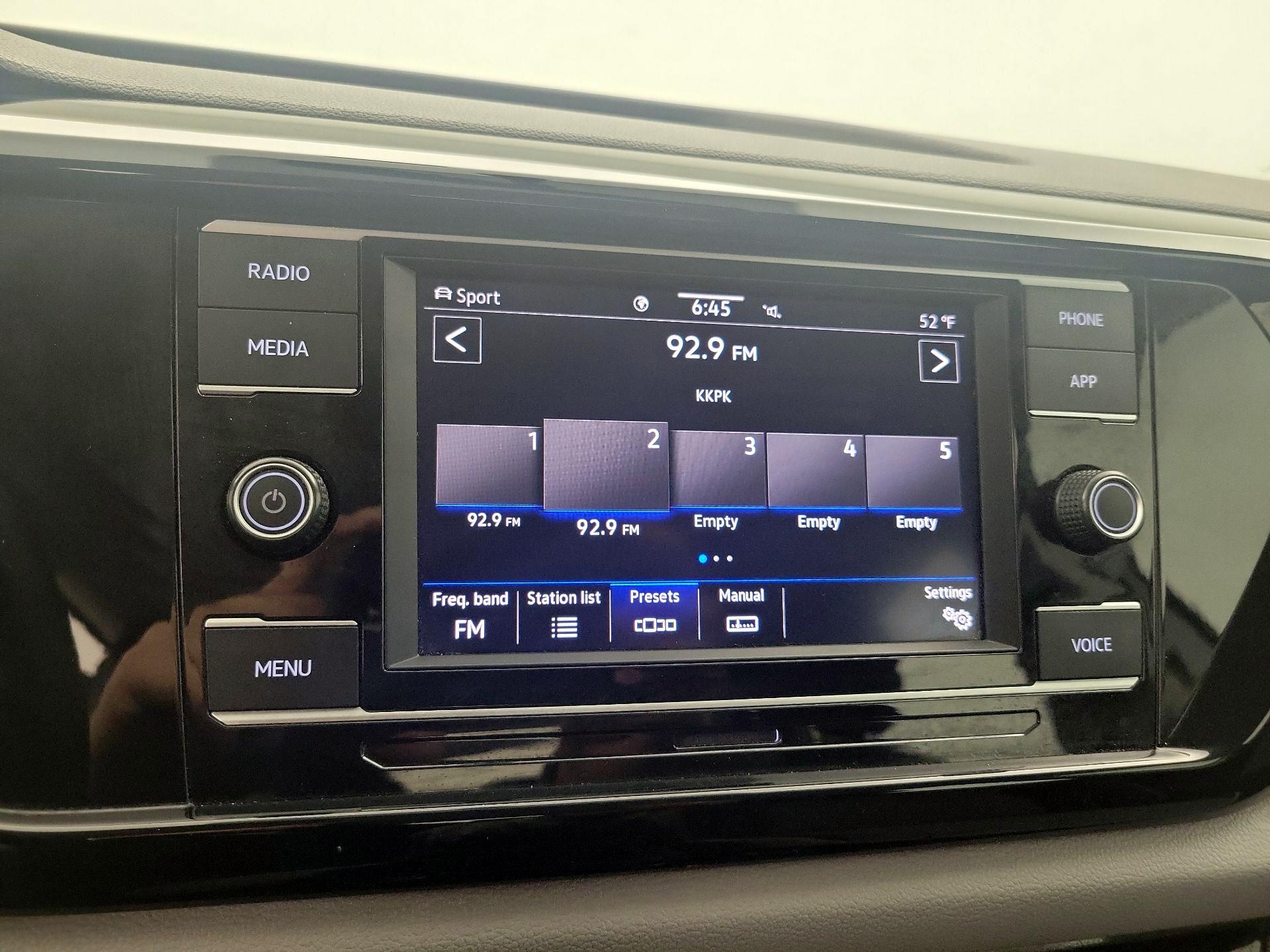 Thumbnail: 2022 Volkswagen Taos - 15