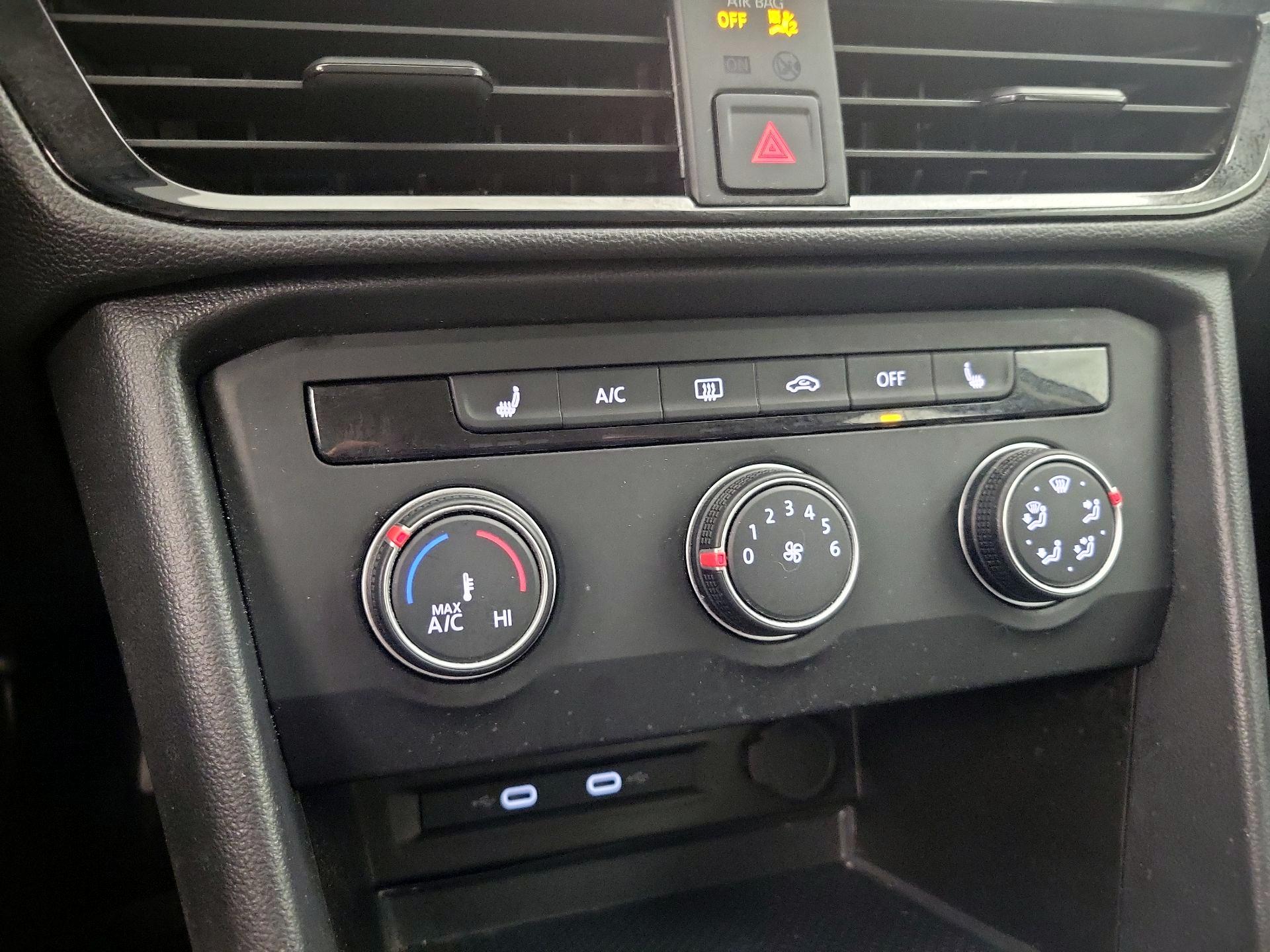 Thumbnail: 2022 Volkswagen Taos - 16