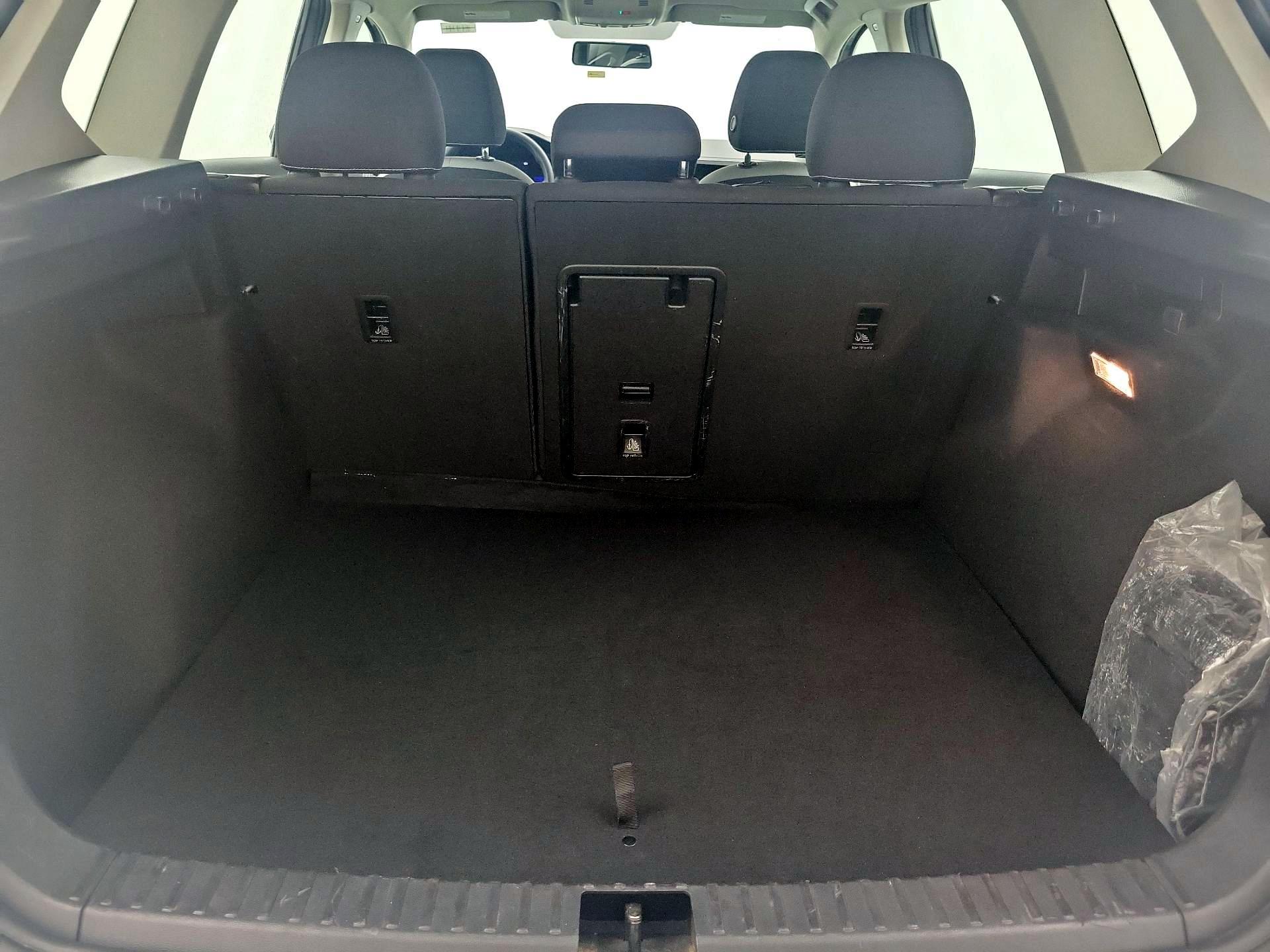 Thumbnail: 2022 Volkswagen Taos - 20