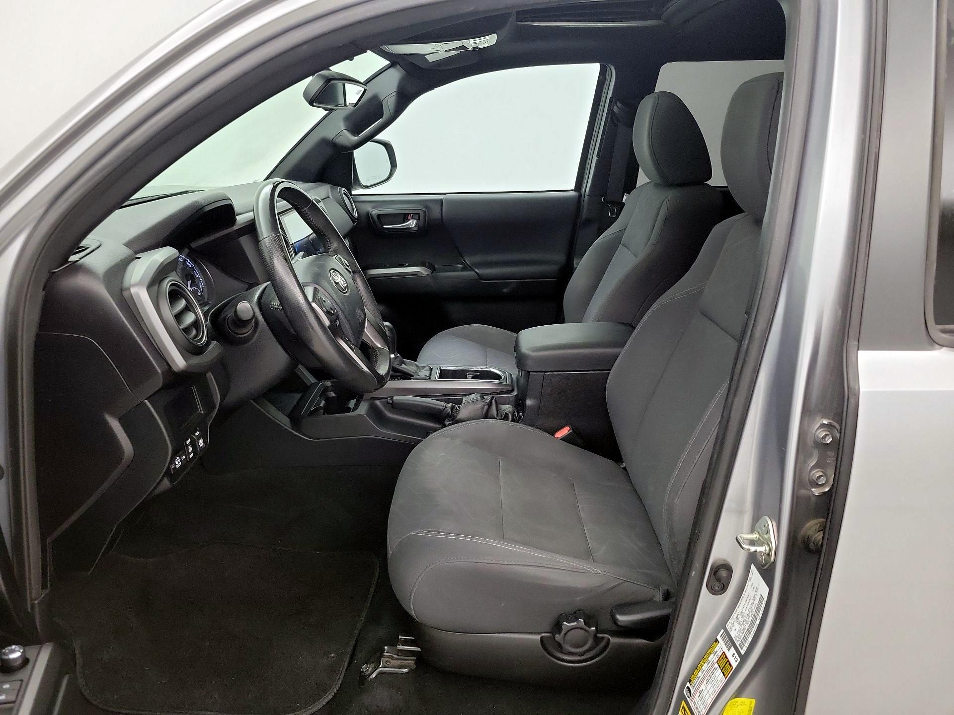 Thumbnail: 2017 Toyota Tacoma - 11