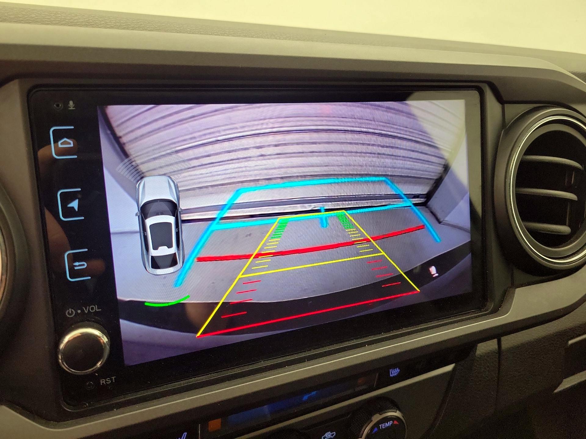 Thumbnail: 2017 Toyota Tacoma - 15