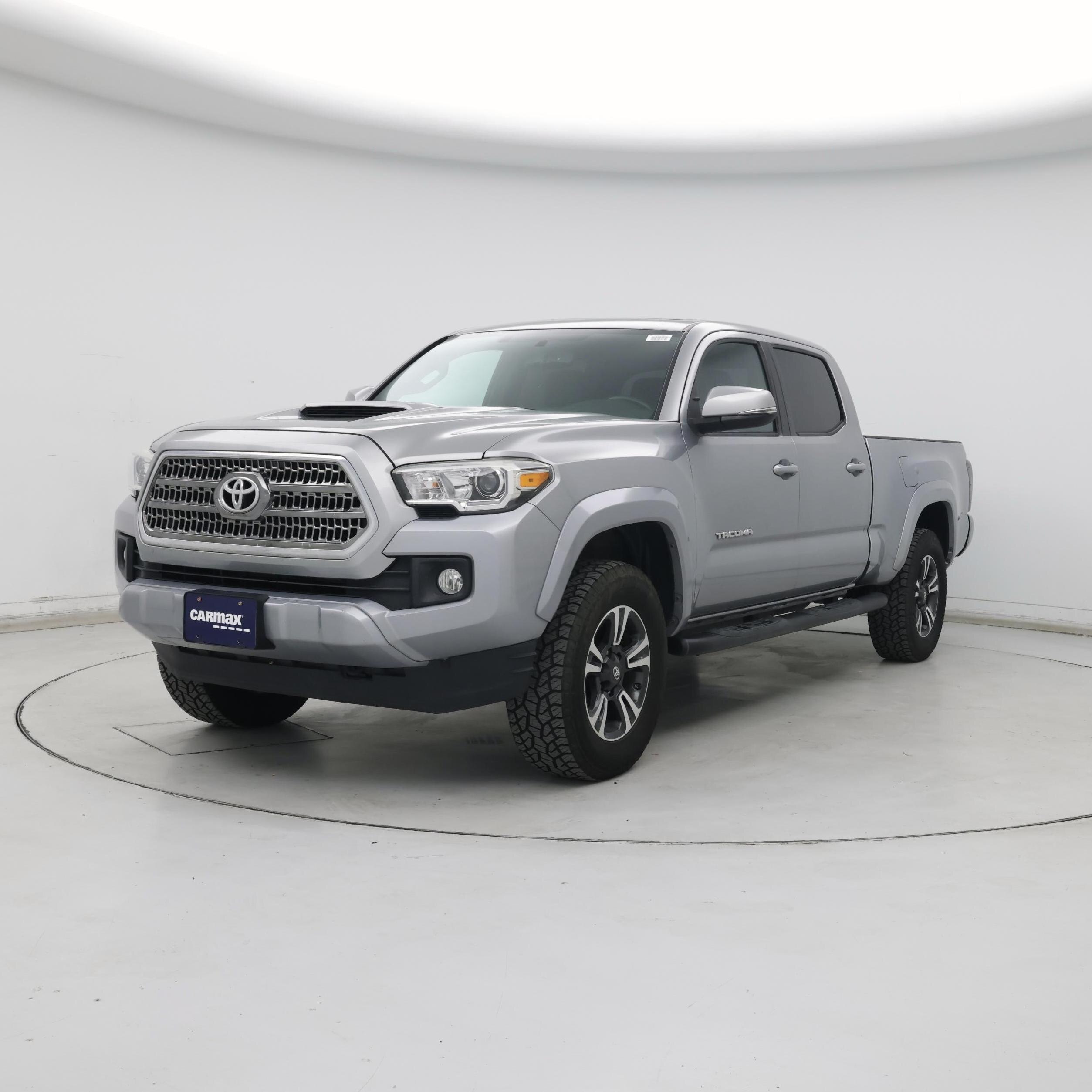 Thumbnail: 2017 Toyota Tacoma - 4