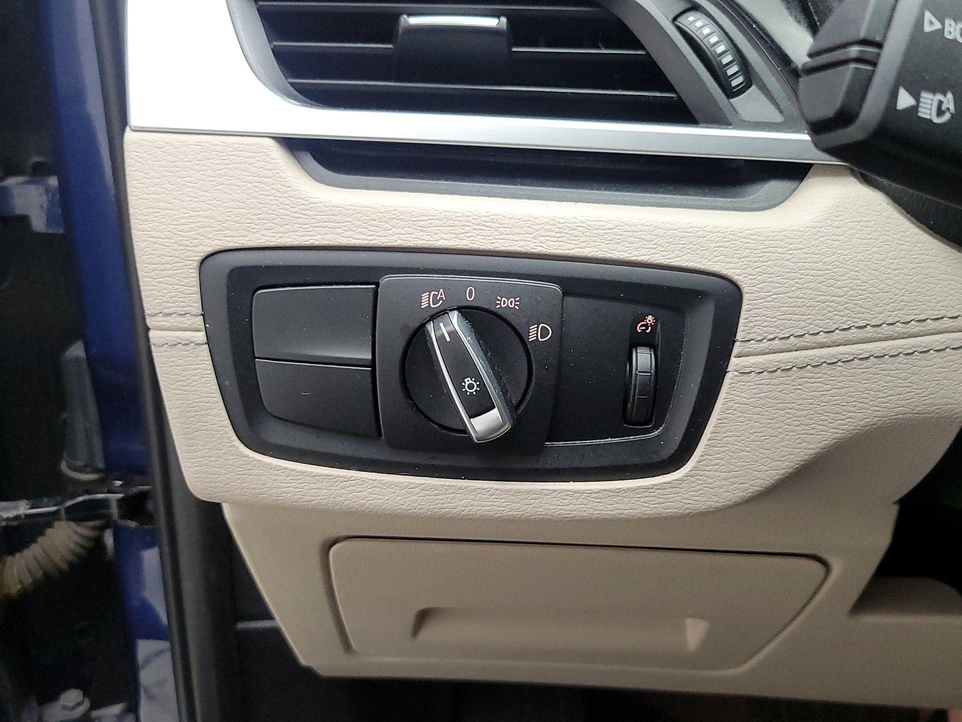 Thumbnail: 2021 BMW X1 - 11