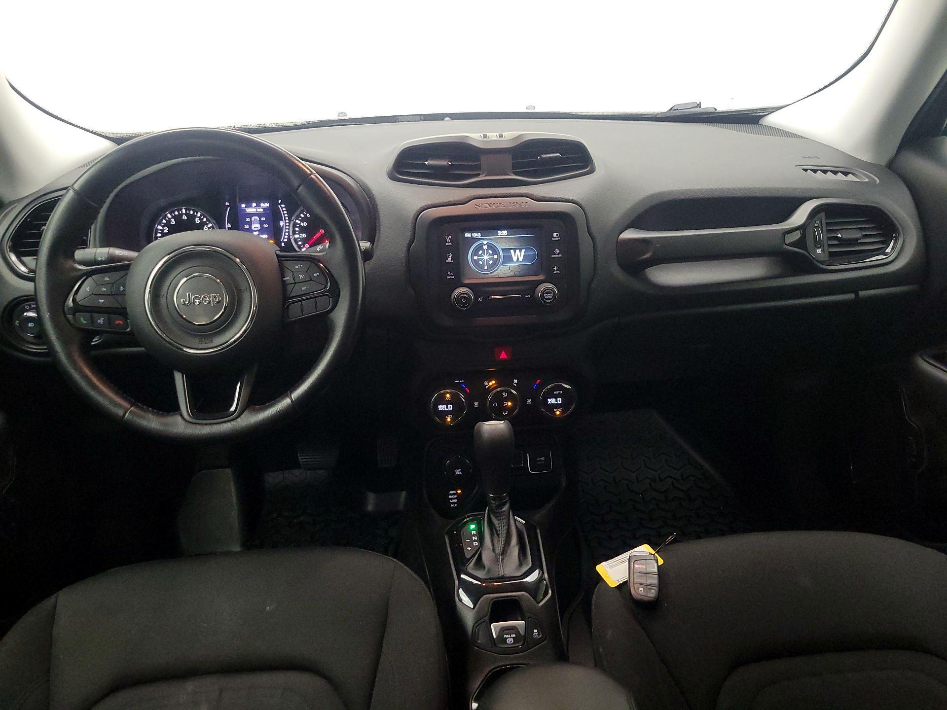 Thumbnail: 2017 Jeep Renegade - 9