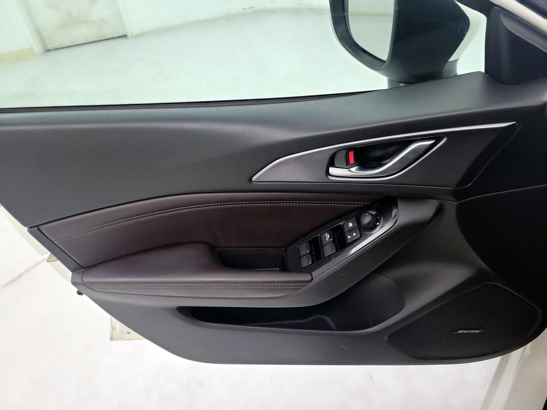 Thumbnail: 2018 Mazda Mazda3 - 12