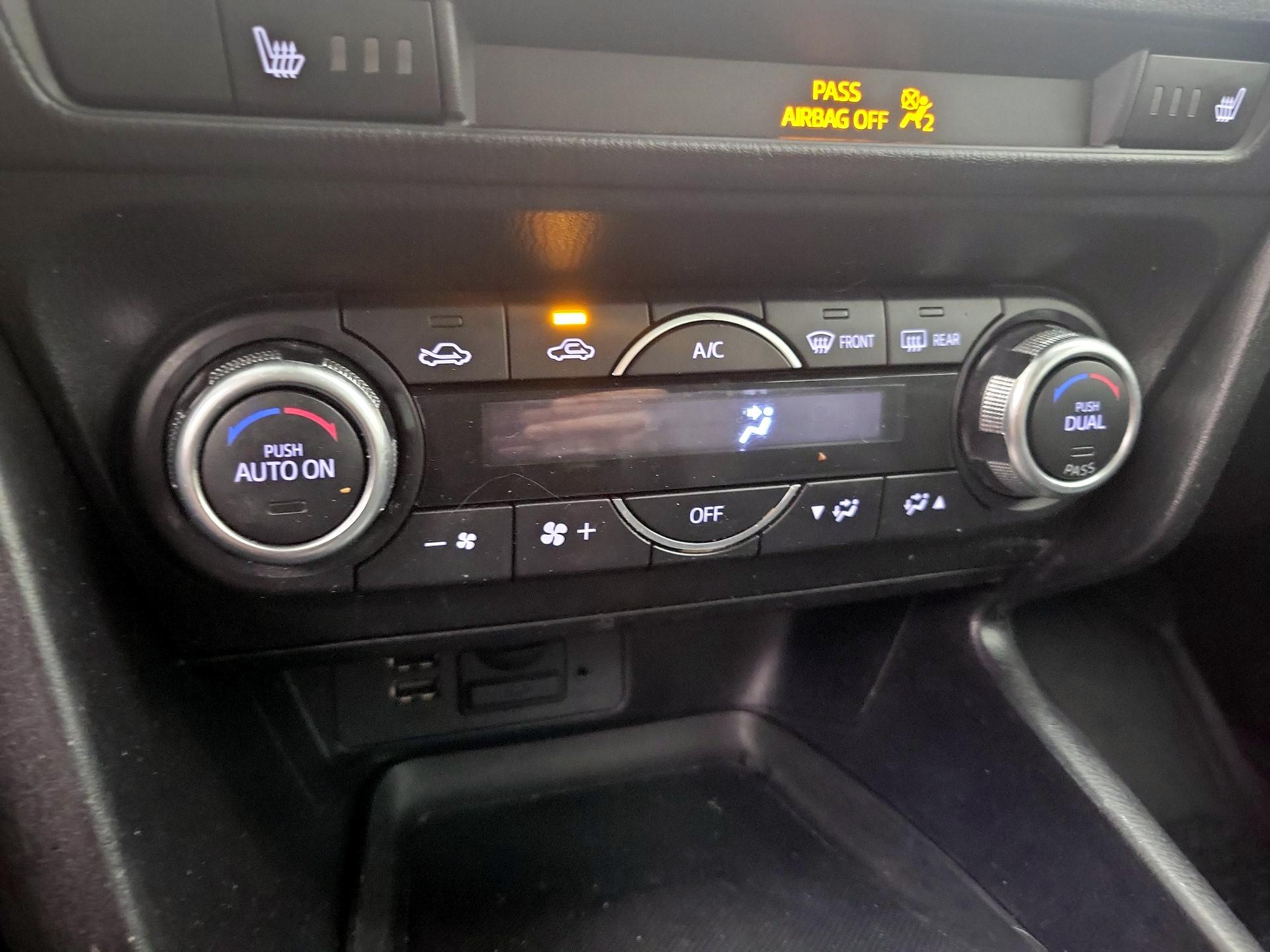 Thumbnail: 2018 Mazda Mazda3 - 16