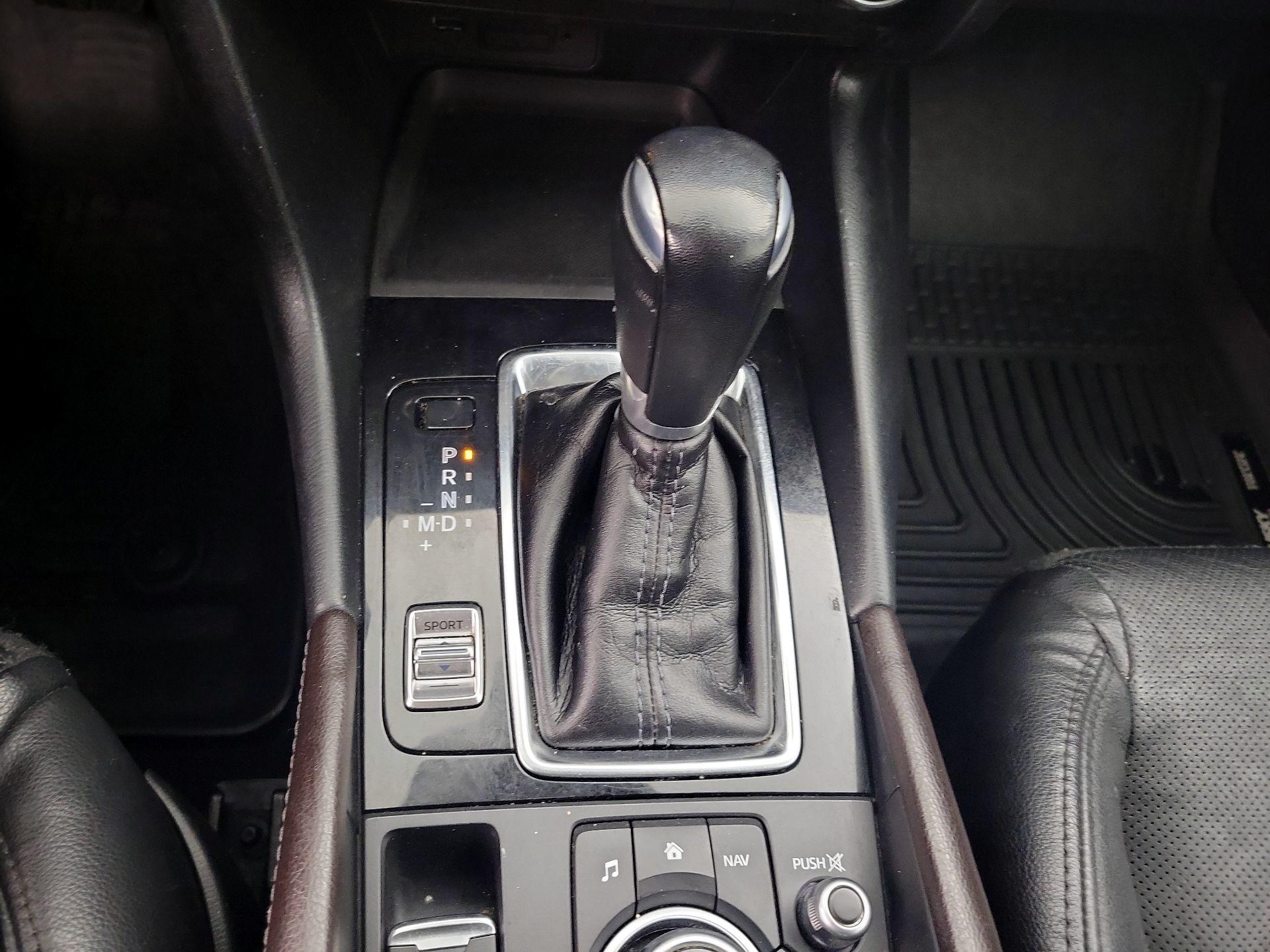 Thumbnail: 2018 Mazda Mazda3 - 17