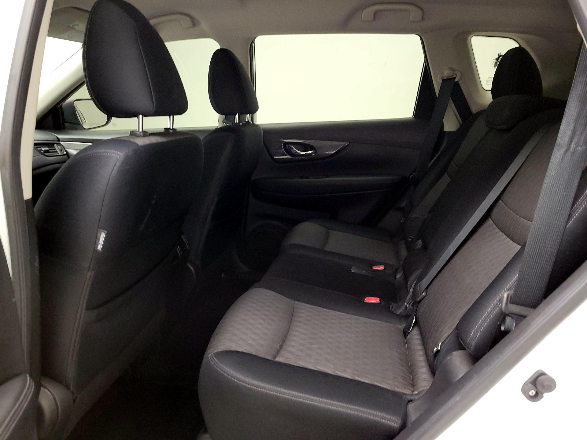 Thumbnail: 2017 Nissan Rogue - 17