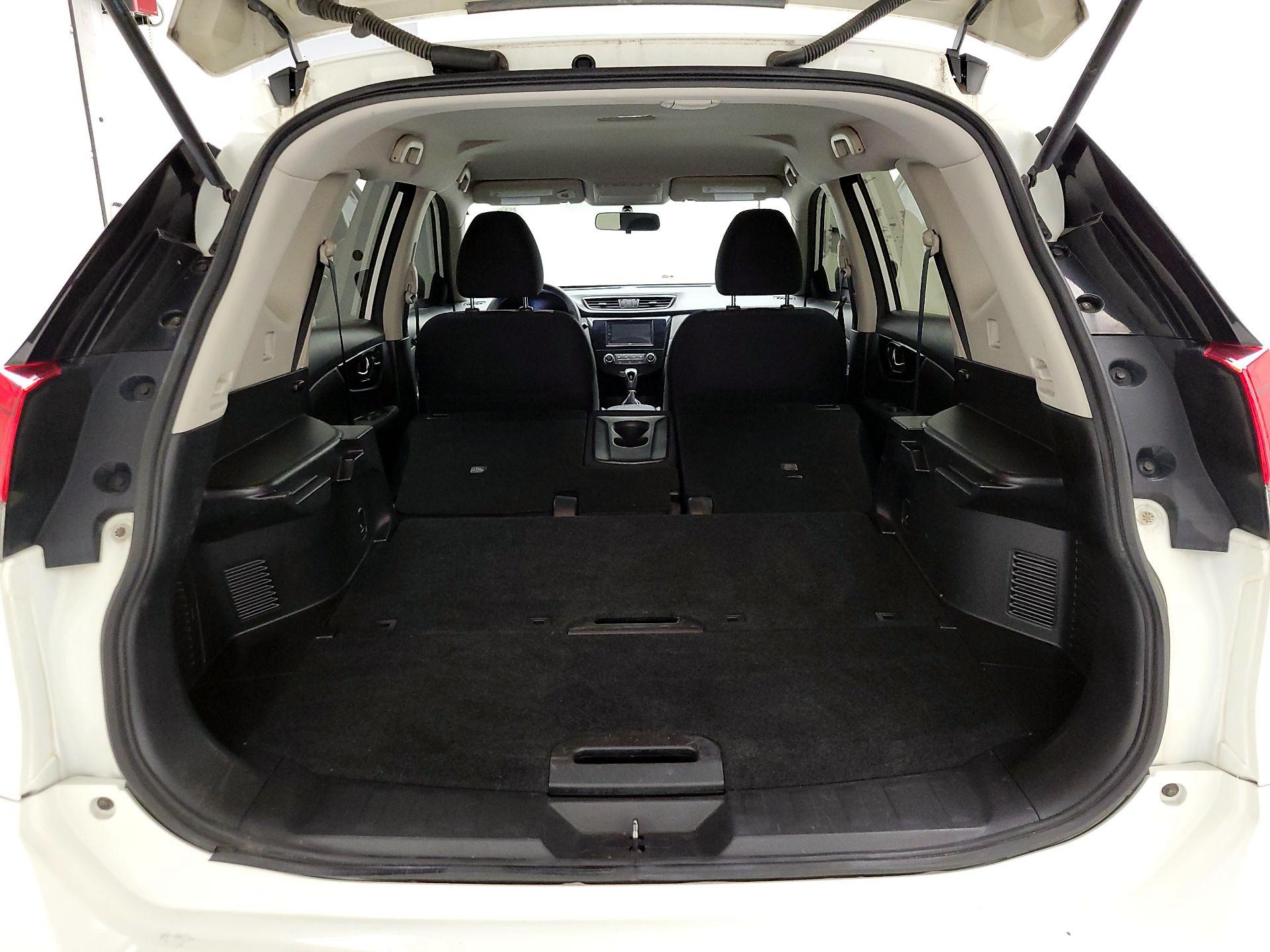 Thumbnail: 2017 Nissan Rogue - 19