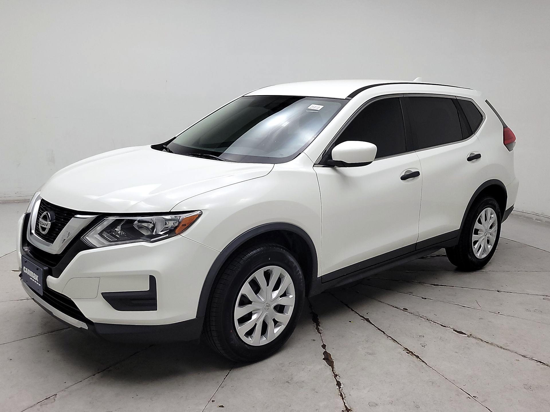 Thumbnail: 2017 Nissan Rogue - 3