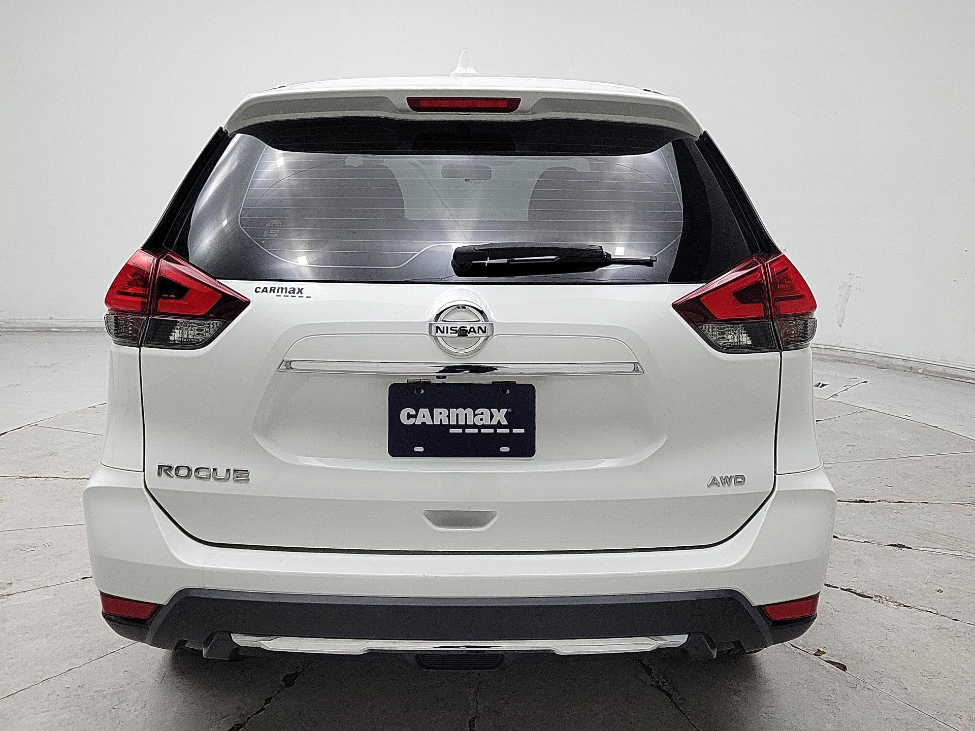 Thumbnail: 2017 Nissan Rogue - 6