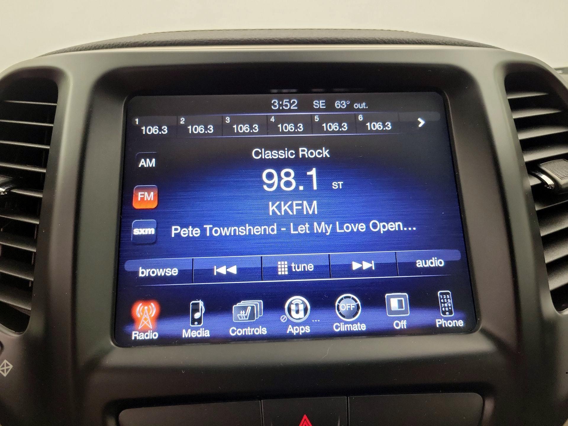 Thumbnail: 2017 Jeep Cherokee - 15