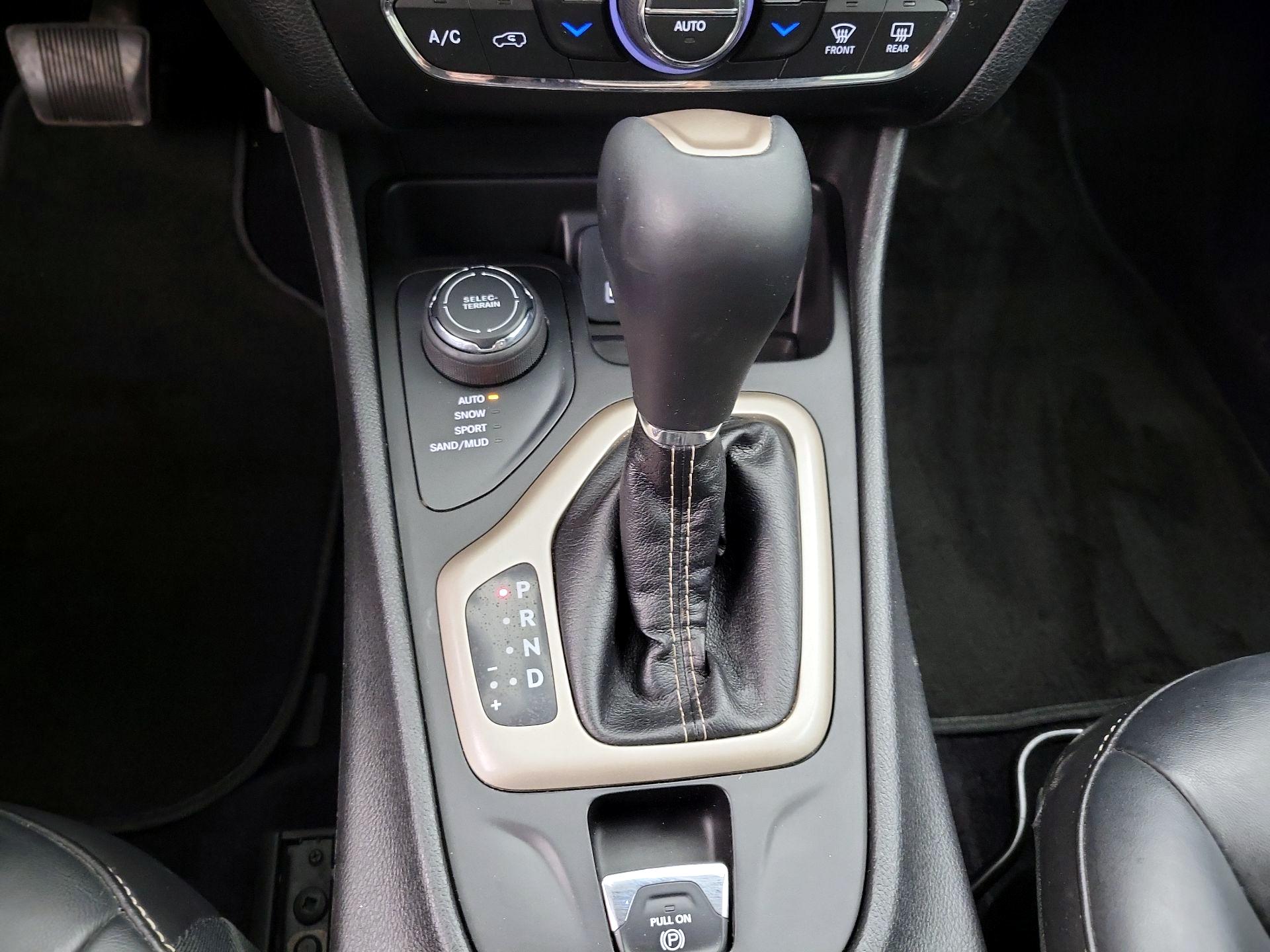 Thumbnail: 2017 Jeep Cherokee - 17