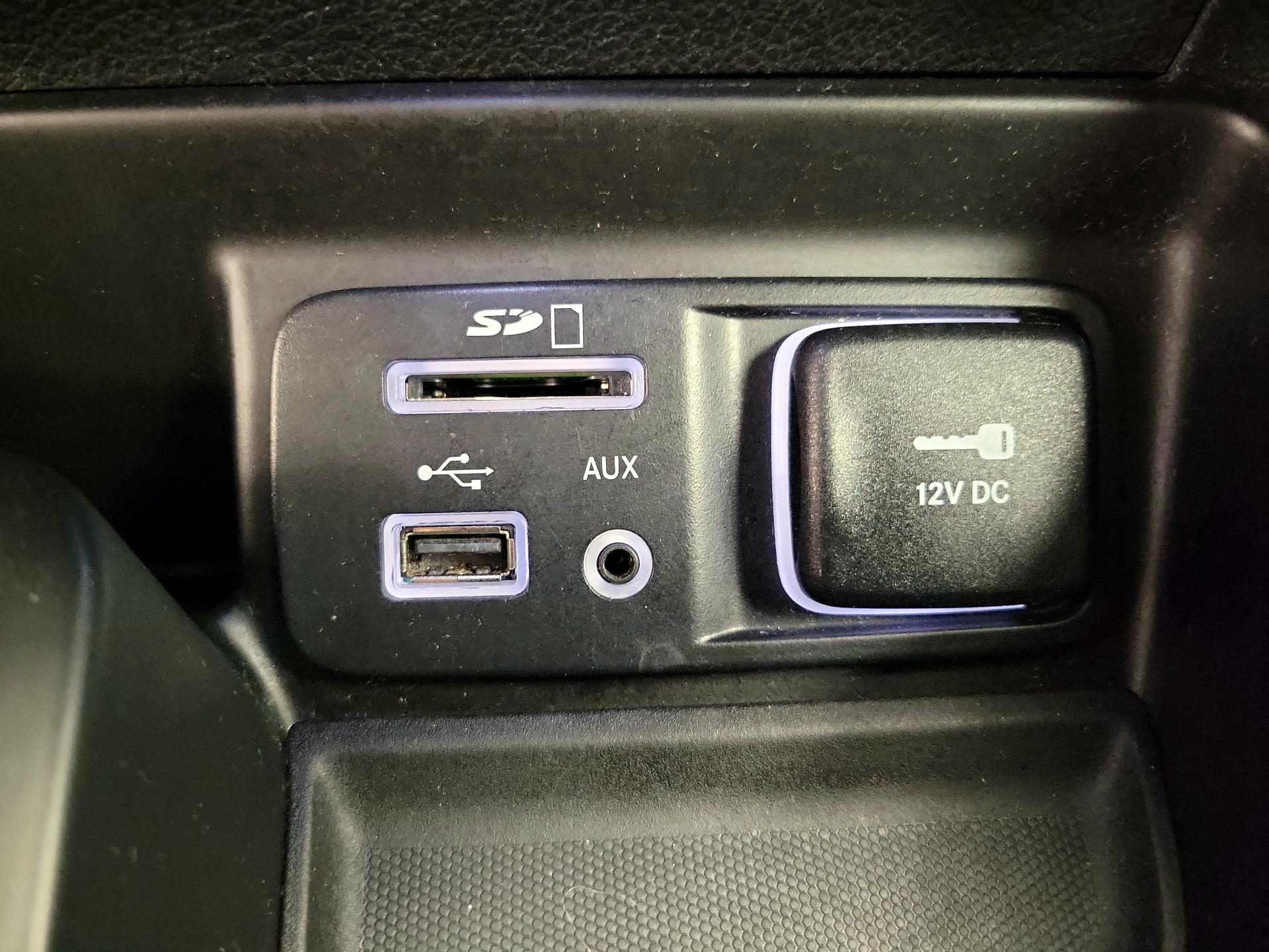 Thumbnail: 2017 Jeep Cherokee - 18