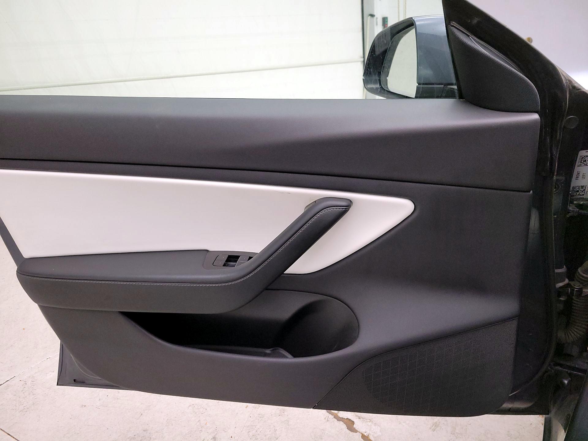 Thumbnail: 2019 Tesla Model 3 - 10