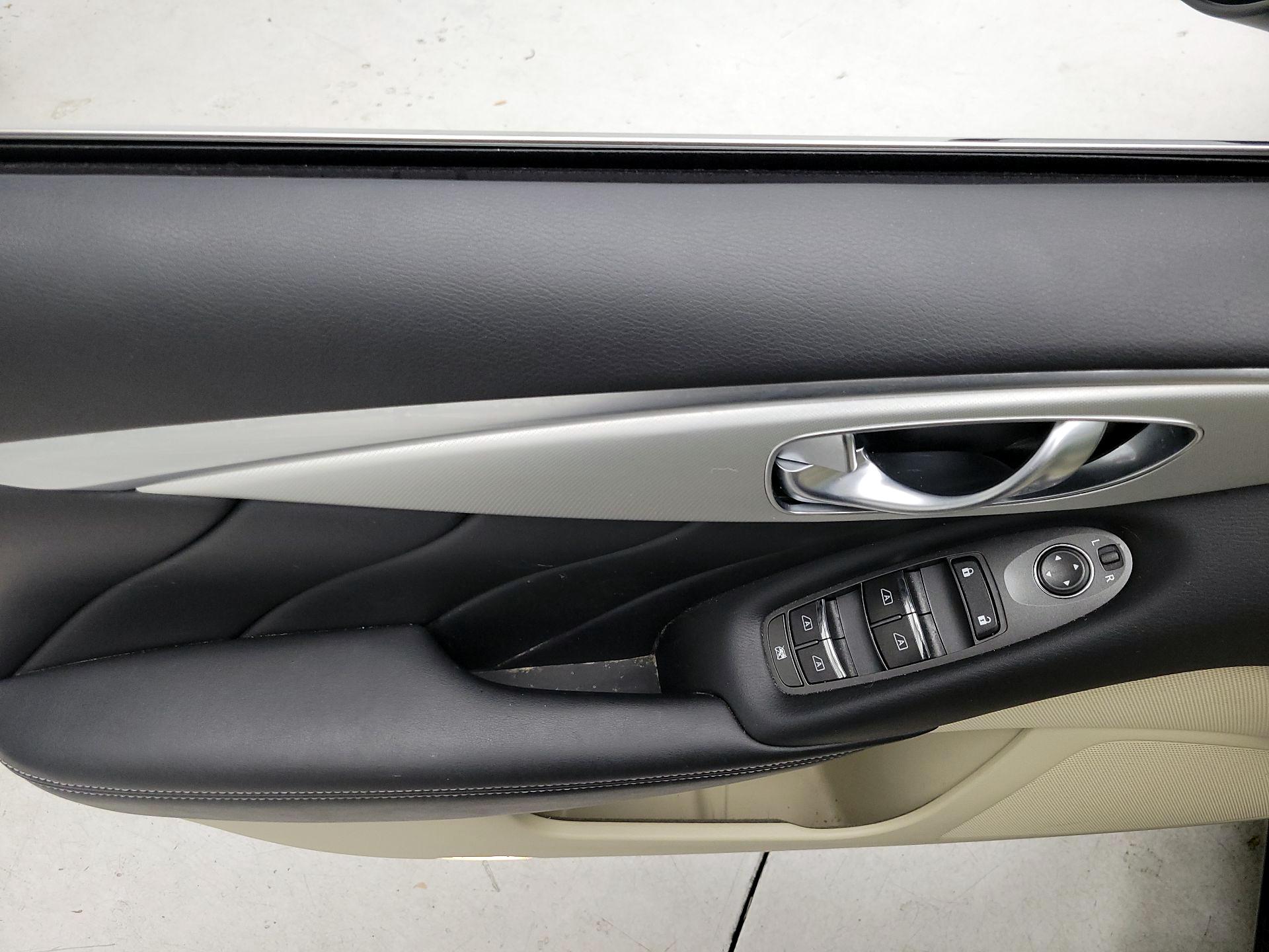 Thumbnail: 2020 INFINITI Q50 - 10