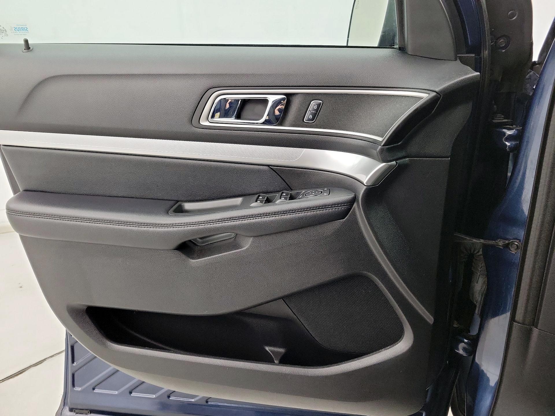 Thumbnail: 2017 Ford Explorer - 12