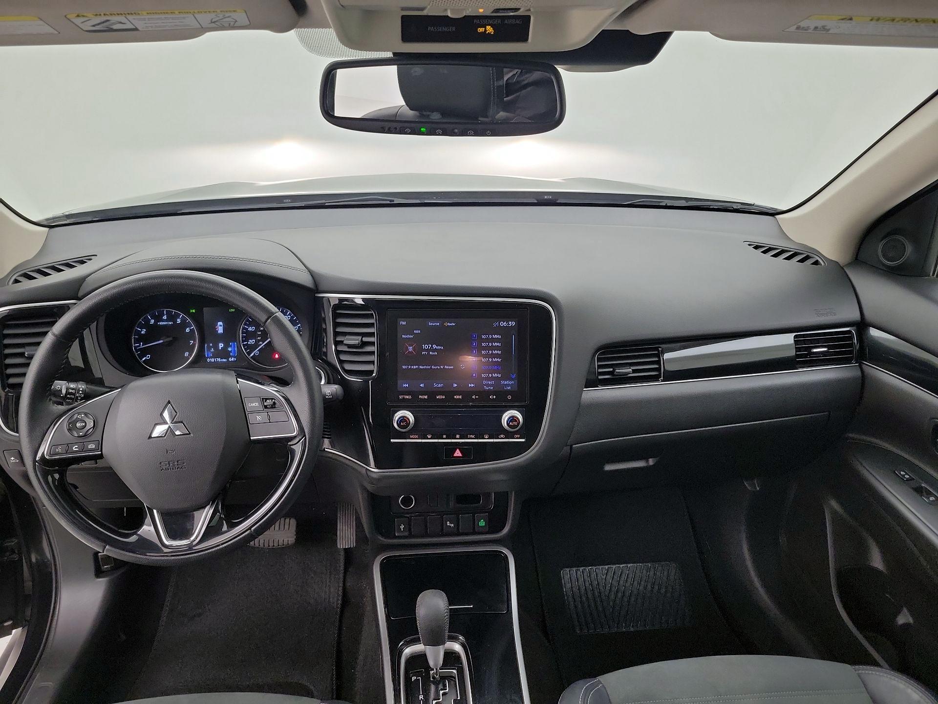 Thumbnail: 2020 Mitsubishi Outlander - 9