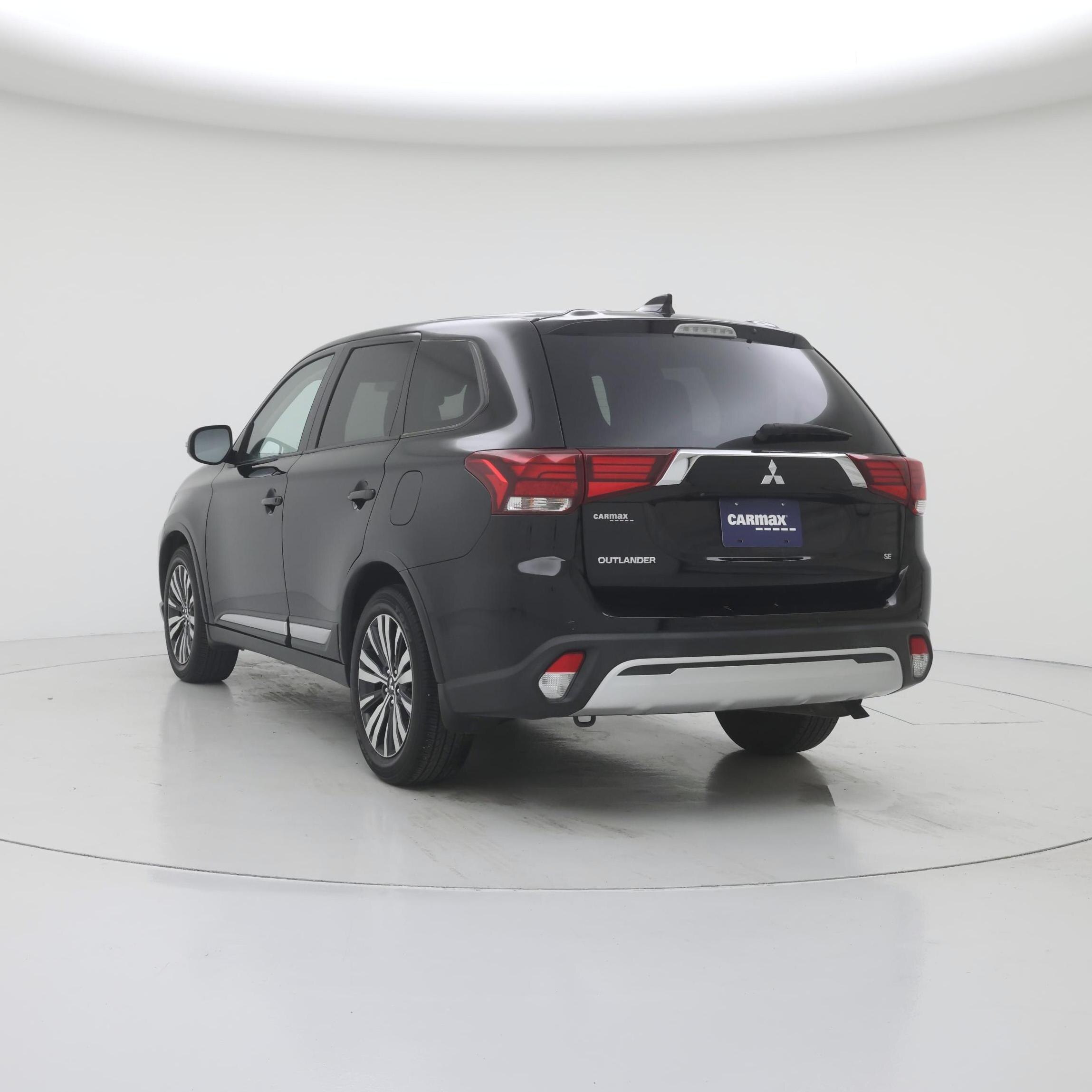 Thumbnail: 2020 Mitsubishi Outlander - 2