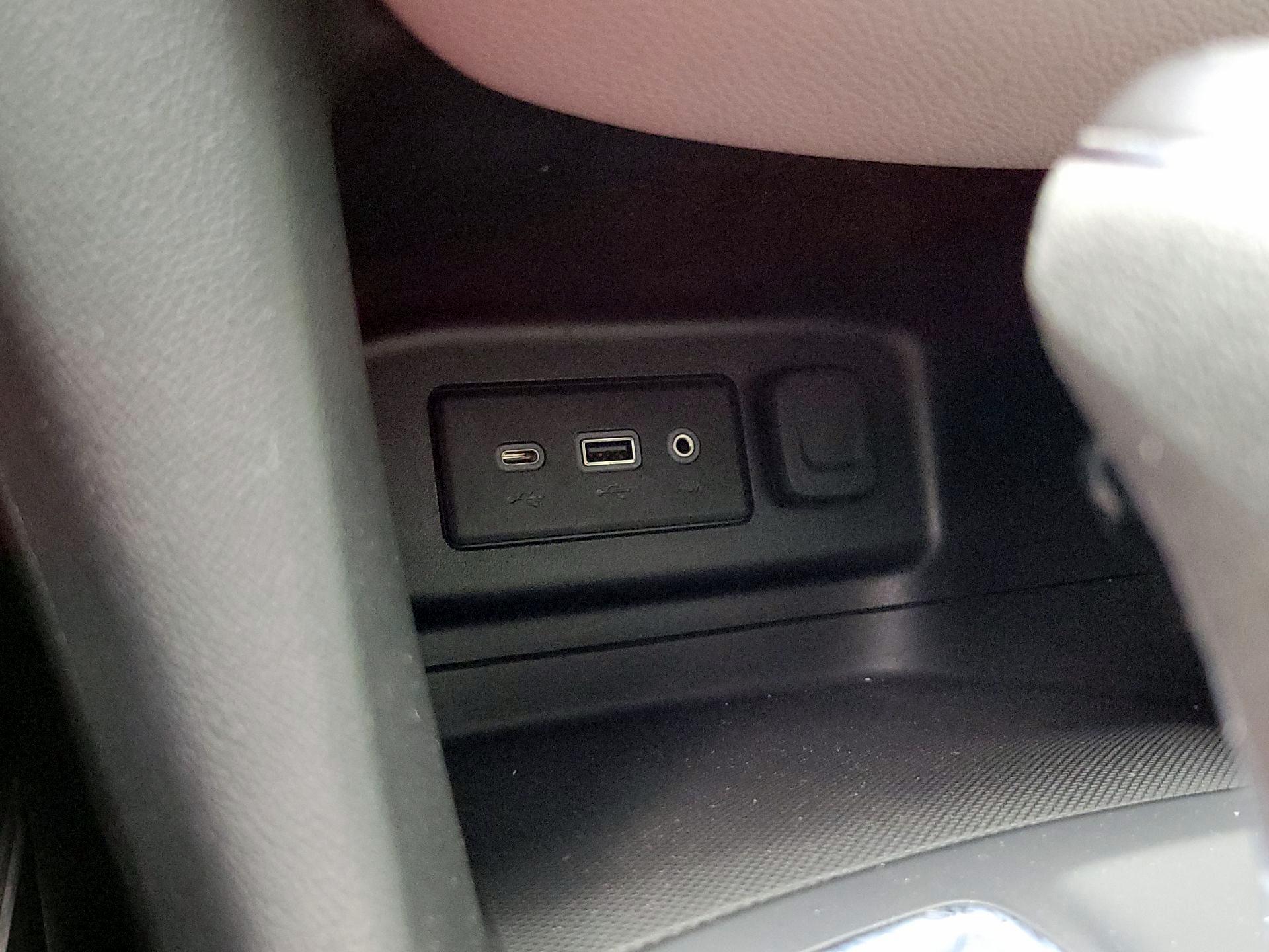 Thumbnail: 2020 Chevrolet Equinox - 19