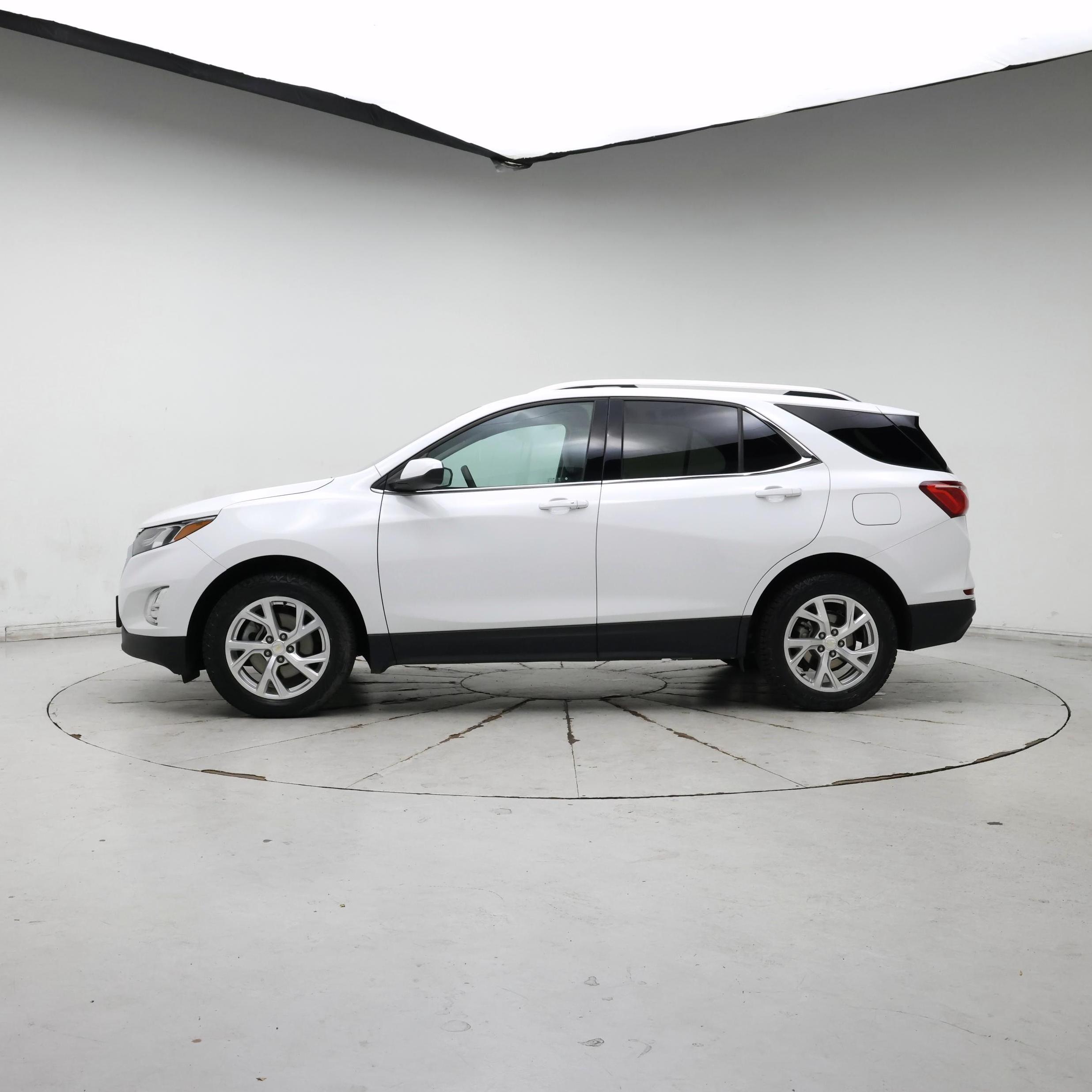 Thumbnail: 2020 Chevrolet Equinox - 3