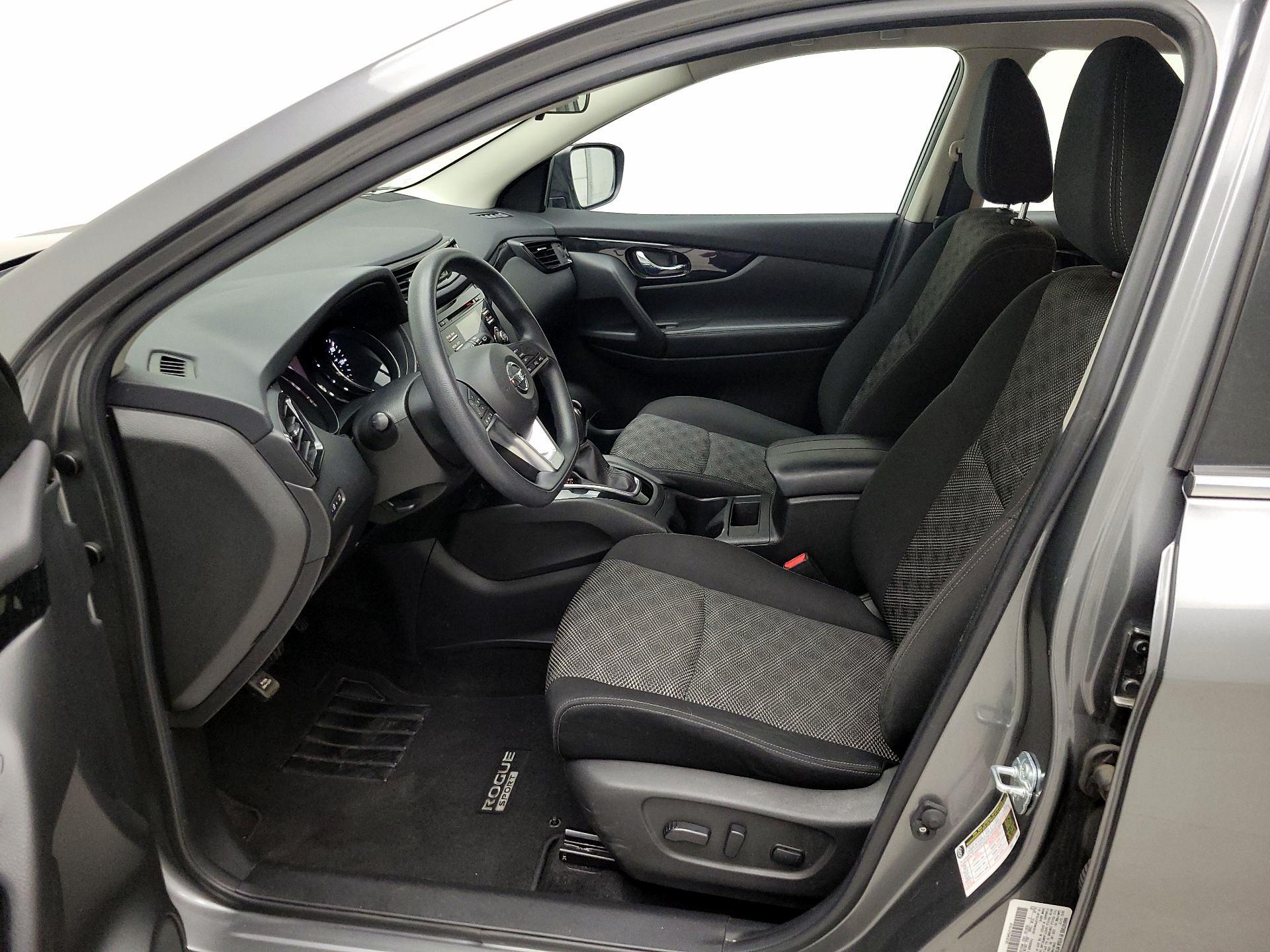 Thumbnail: 2017 Nissan Rogue Sport - 11