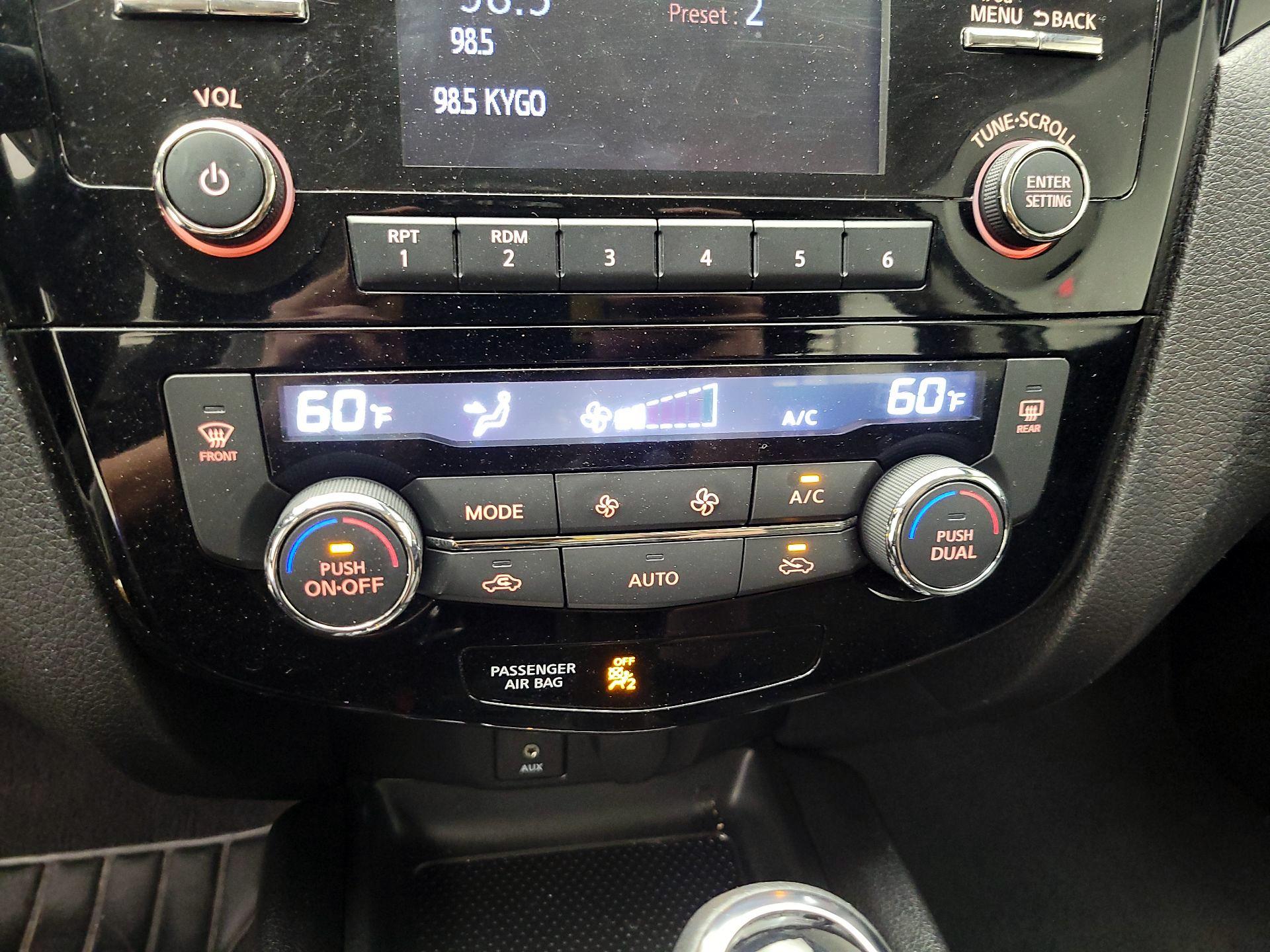 Thumbnail: 2017 Nissan Rogue Sport - 16