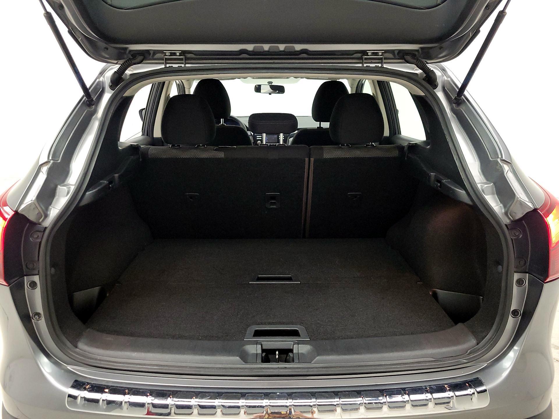 Thumbnail: 2017 Nissan Rogue Sport - 20