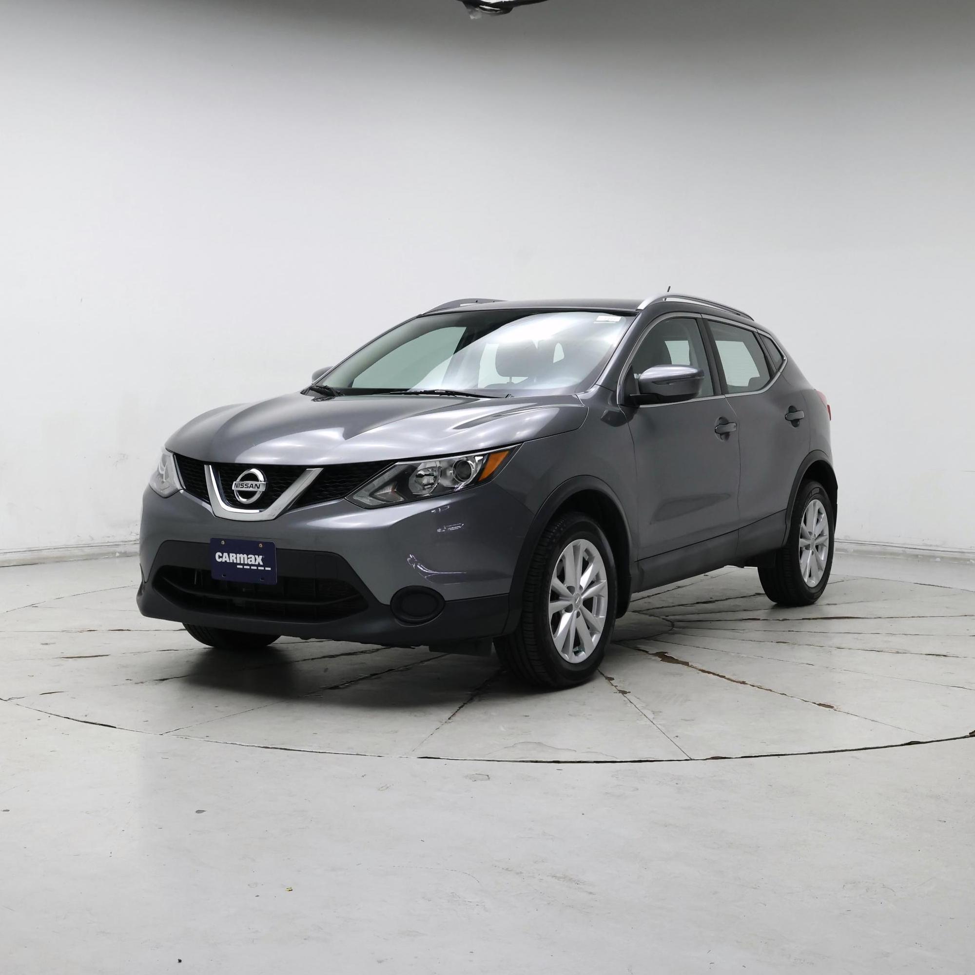 Thumbnail: 2017 Nissan Rogue Sport - 4