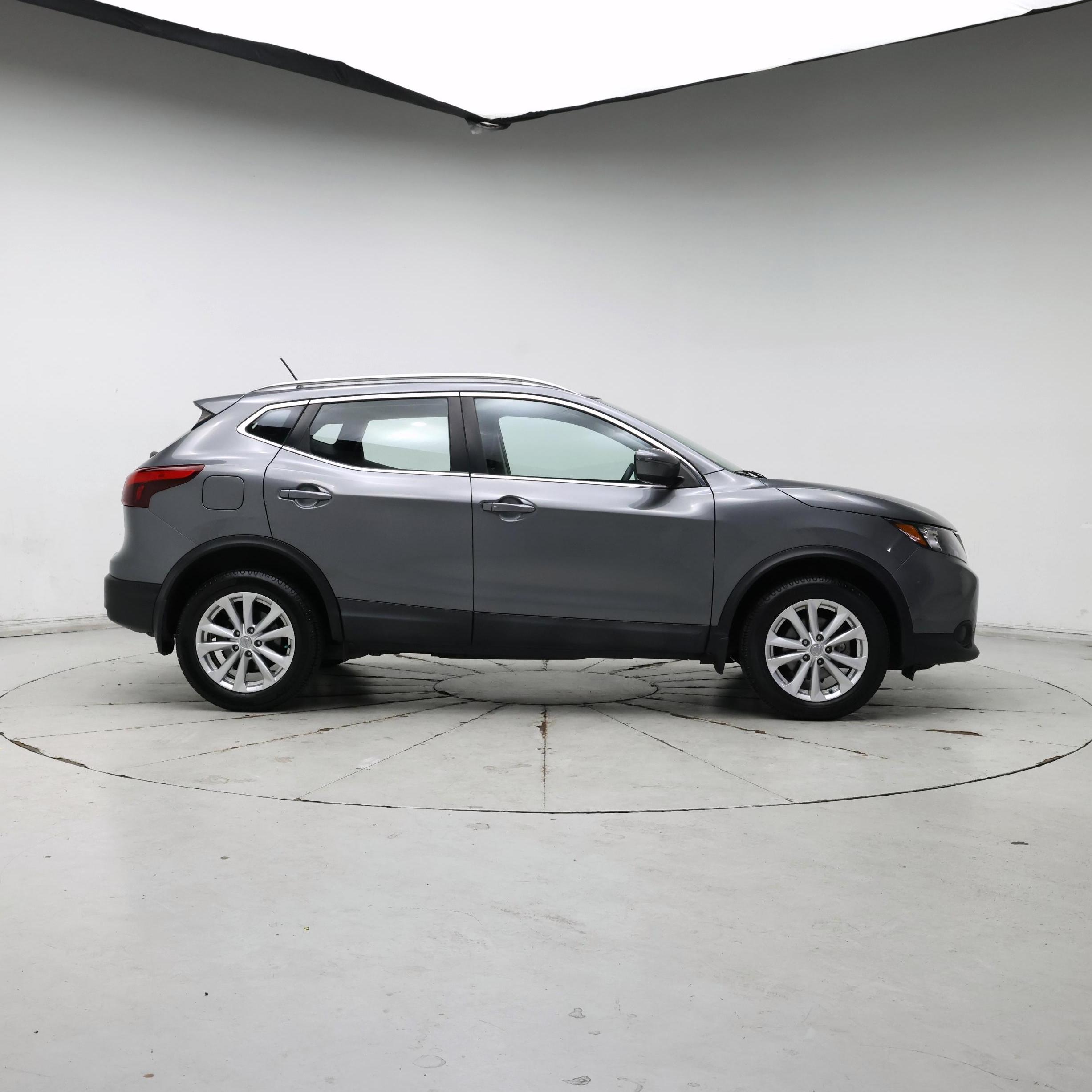 Thumbnail: 2017 Nissan Rogue Sport - 7