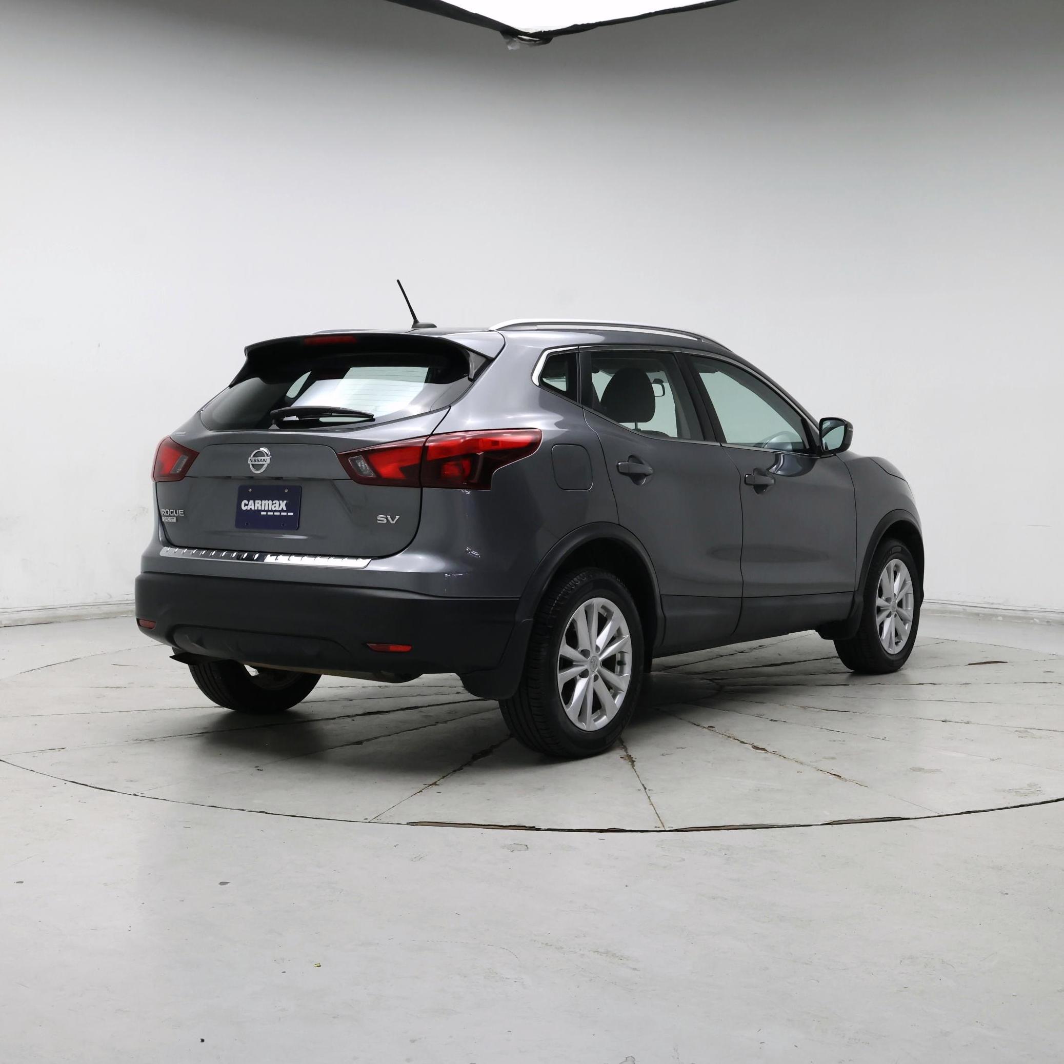 Thumbnail: 2017 Nissan Rogue Sport - 8