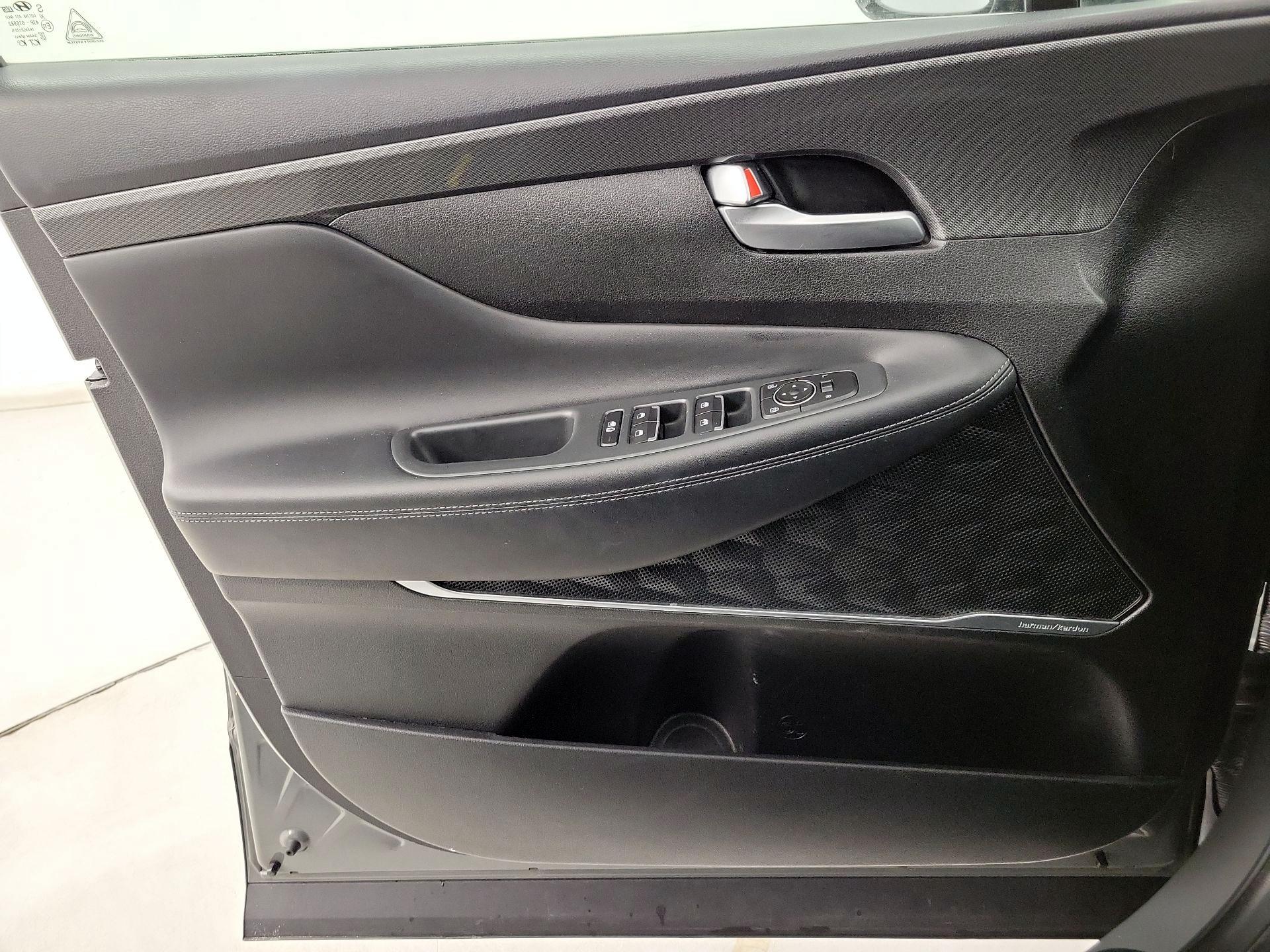 Thumbnail: 2022 Hyundai Santa Fe - 12